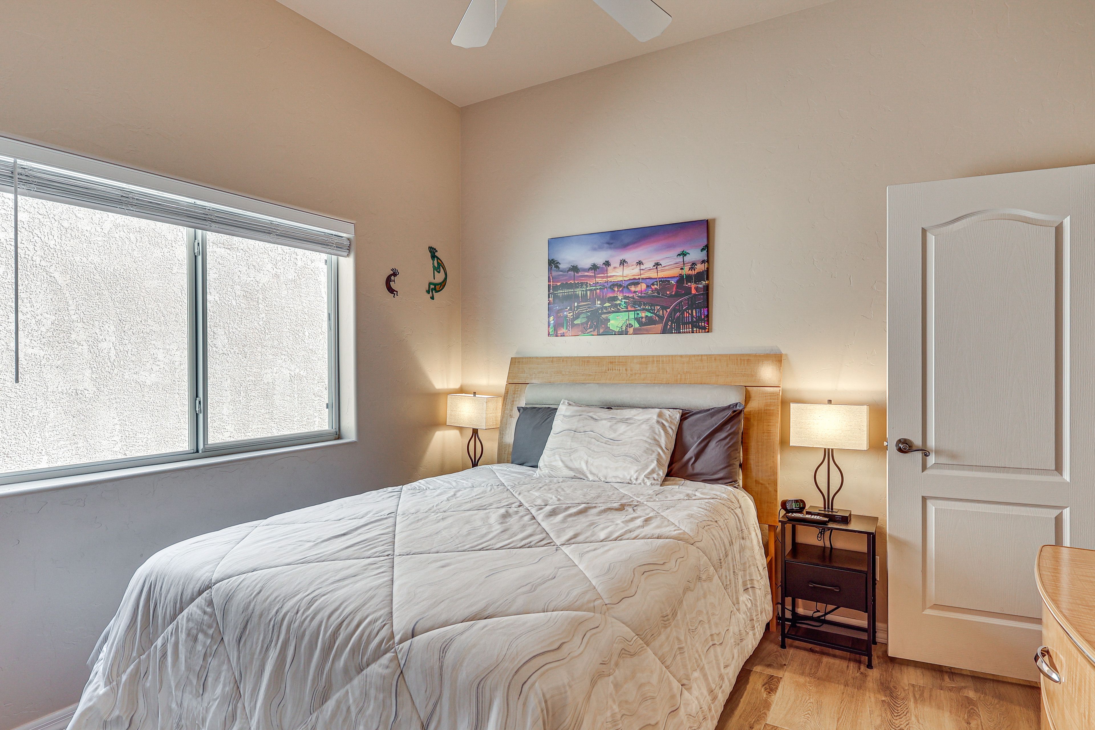 Bedroom 3 | Queen Bed