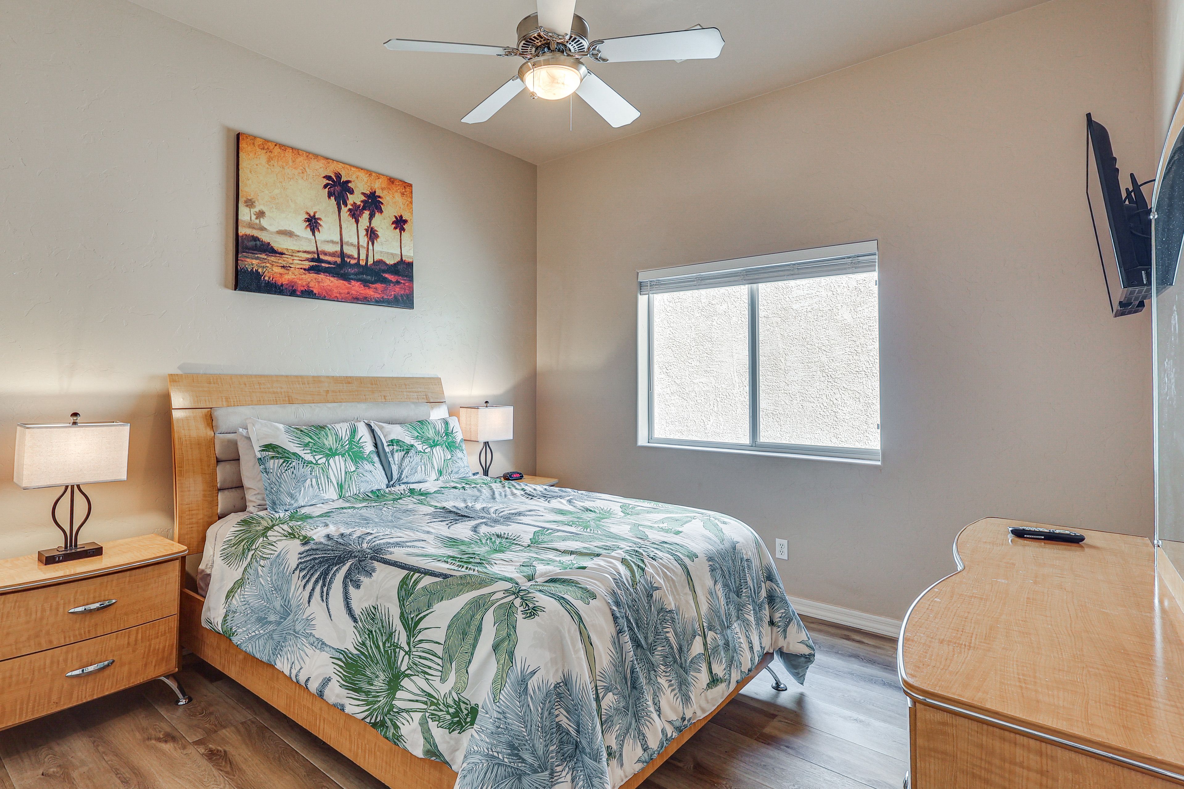 Bedroom 2 | Queen Bed