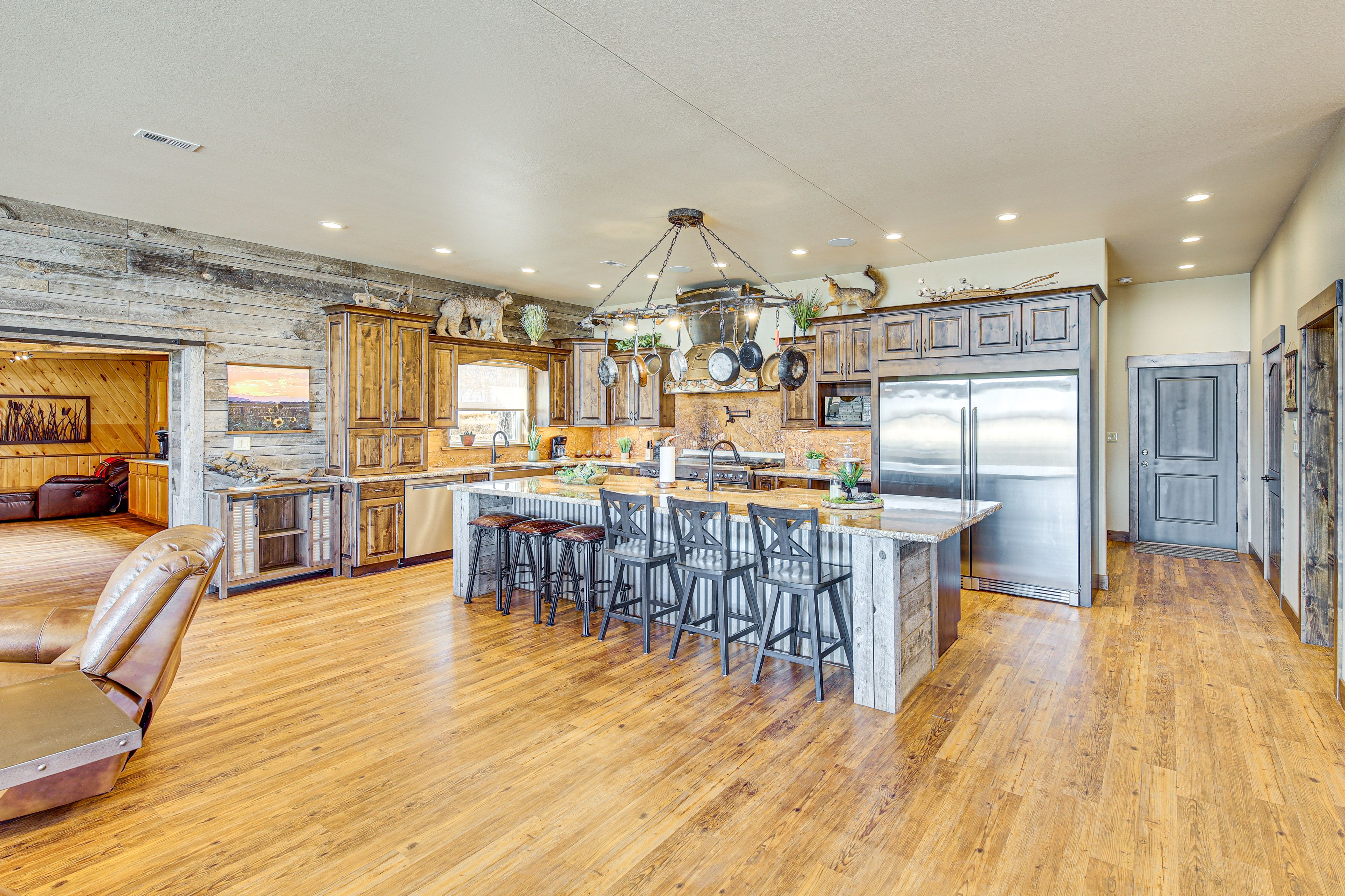 Kitchen | Slow Cooker | Spices | 1st Floor