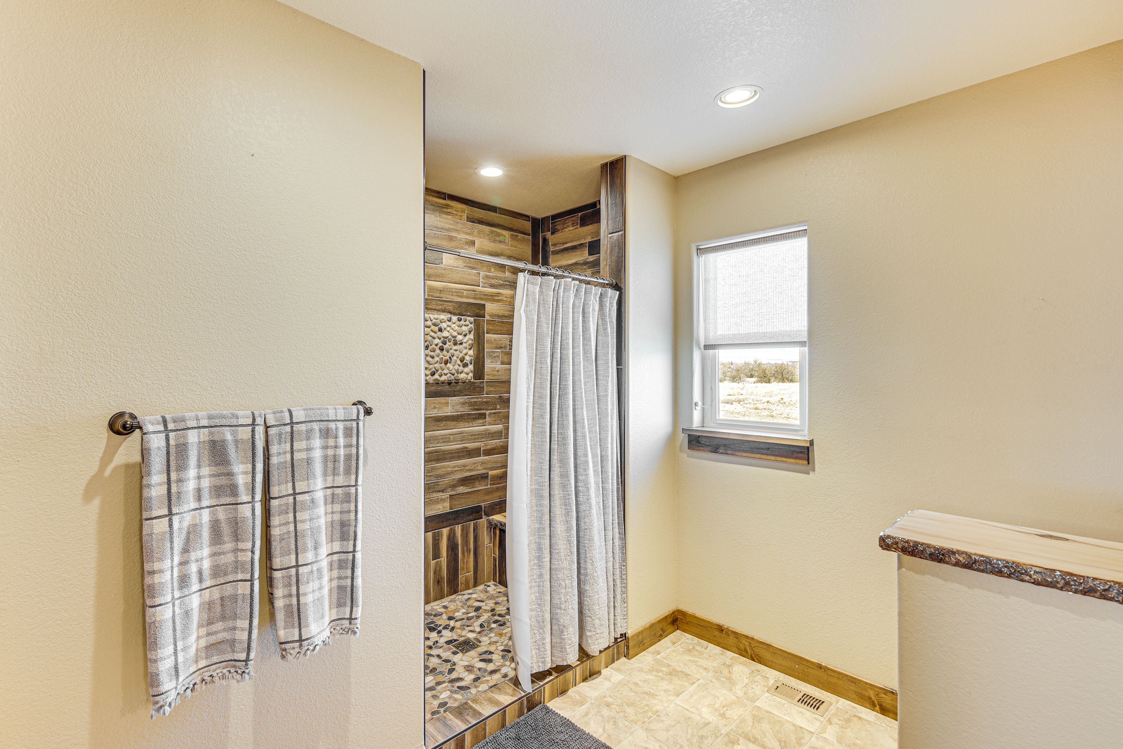 En-Suite Bathroom | 2nd Floor