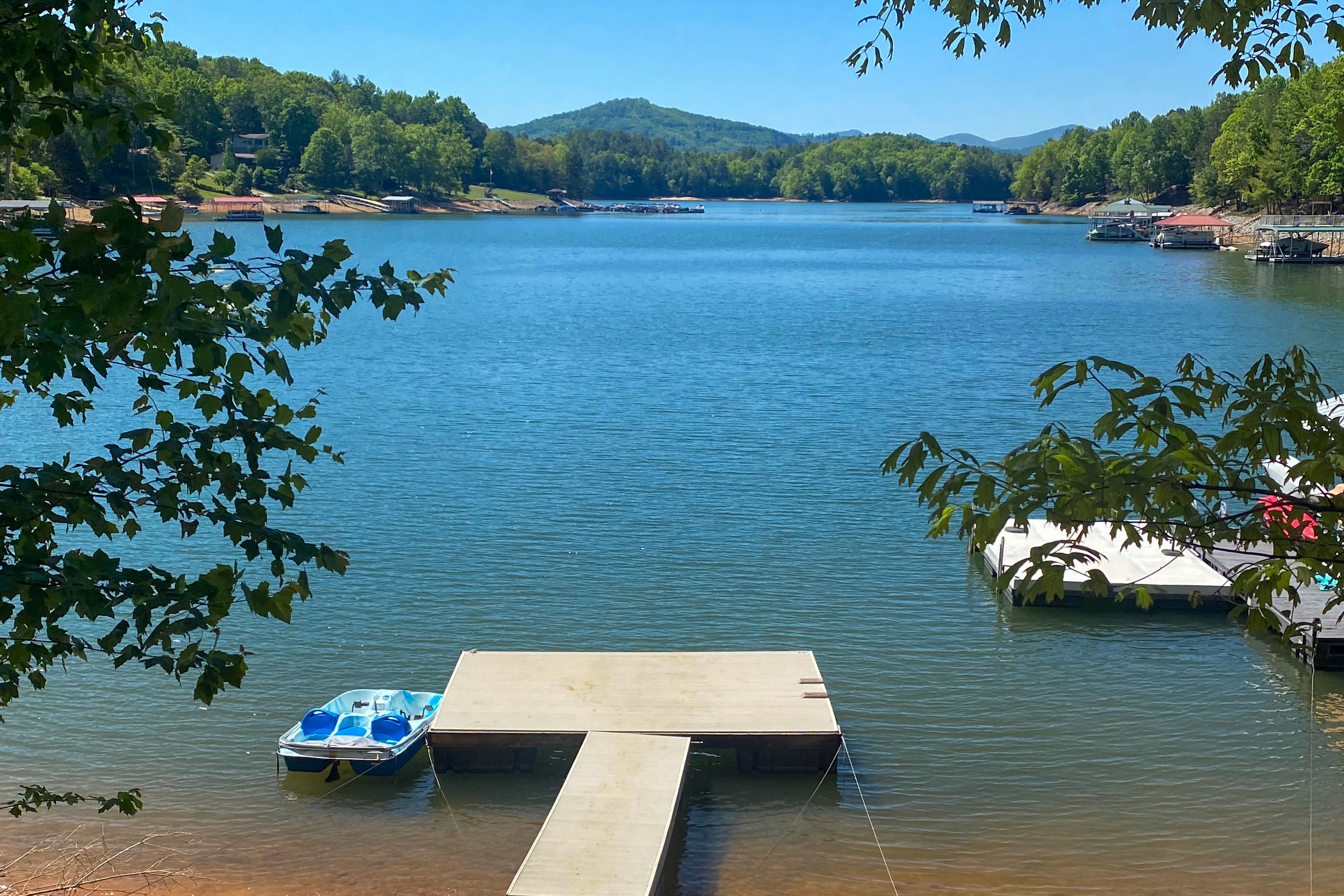 Lake Access | Dock | Kayaks