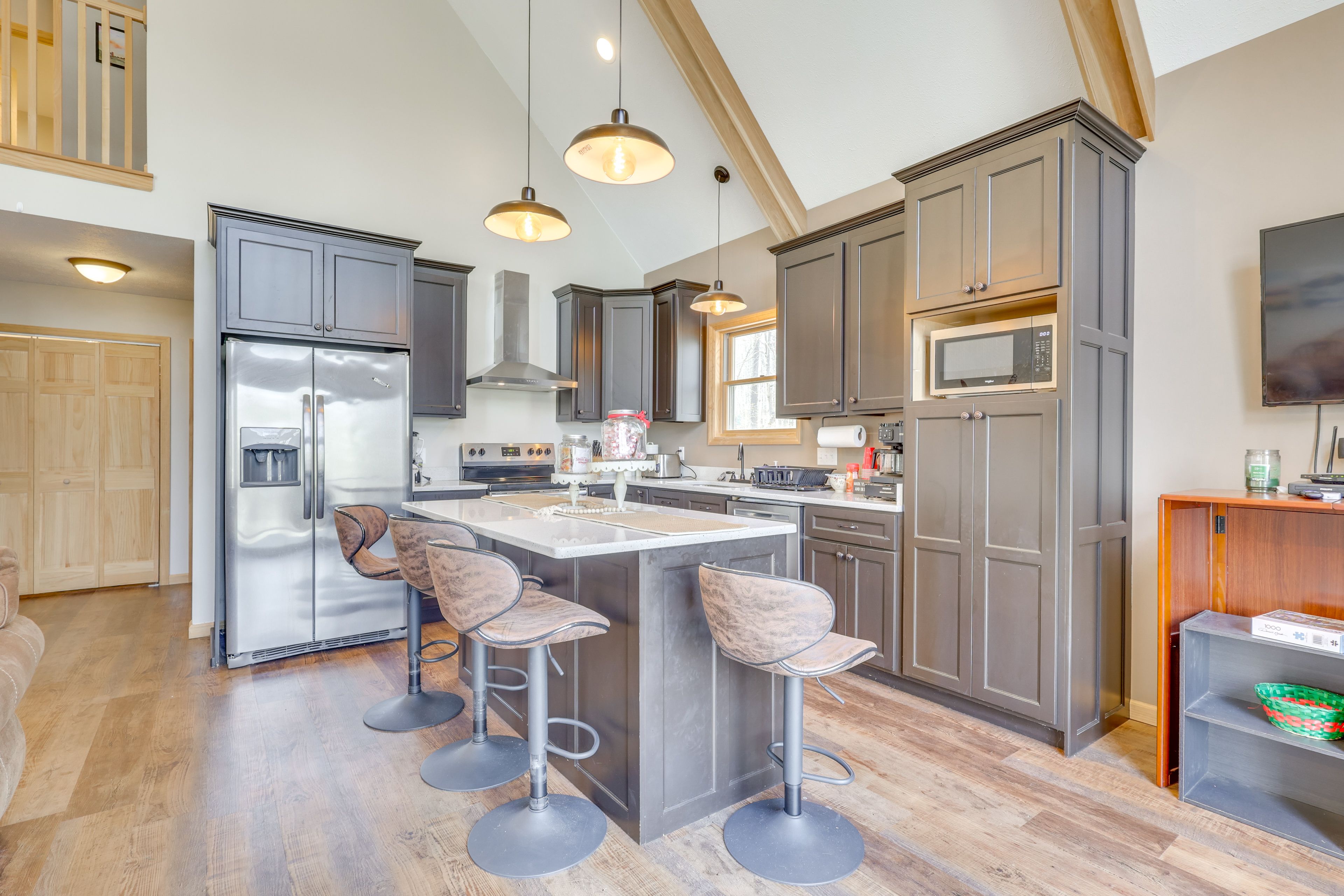Kitchen | 1st Floor | Dual Drip/Keurig Coffee Maker