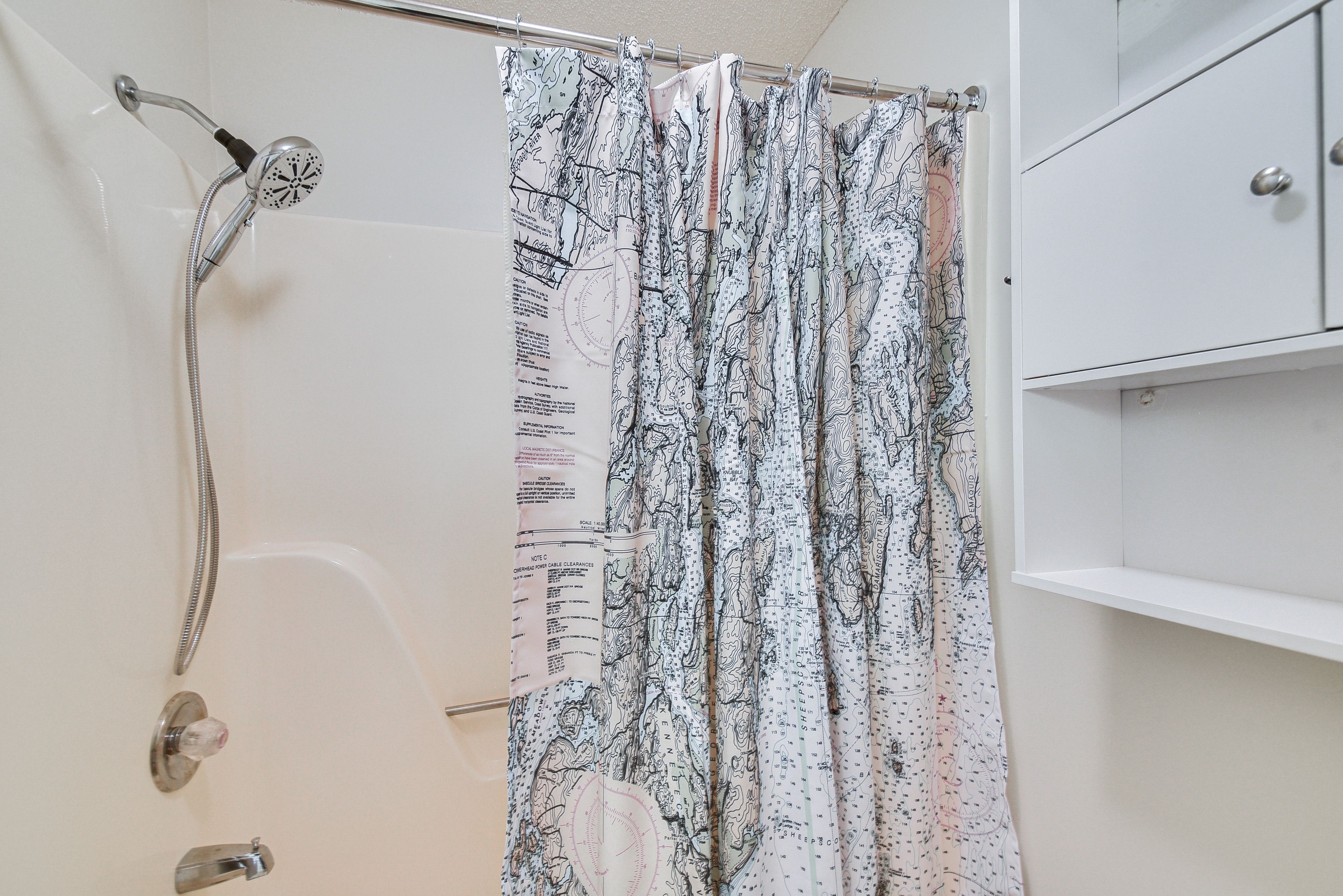 Full Bathroom | 2nd Floor | In-Unit Laundry