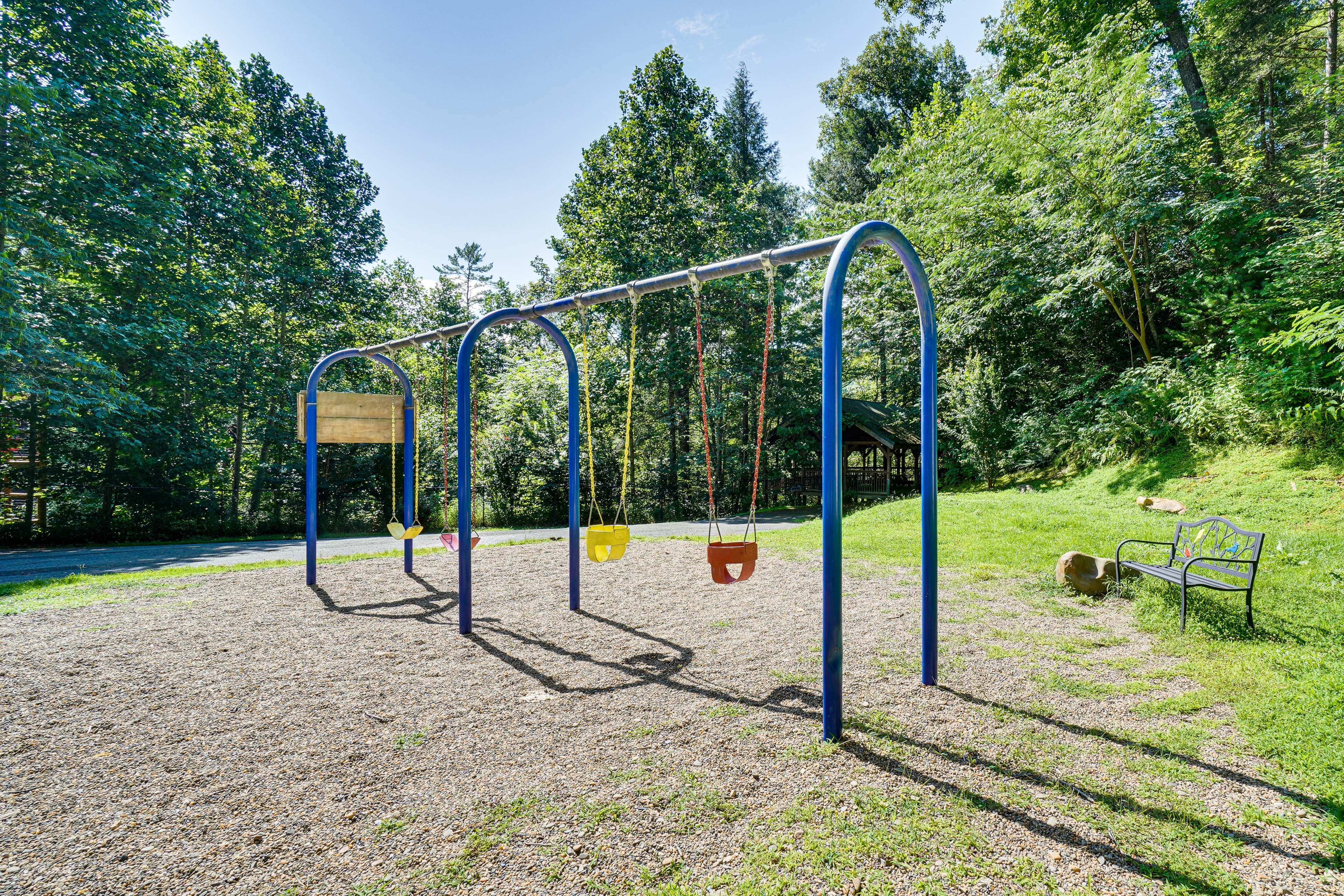 Mountain Shadows Resort | Community Amenities