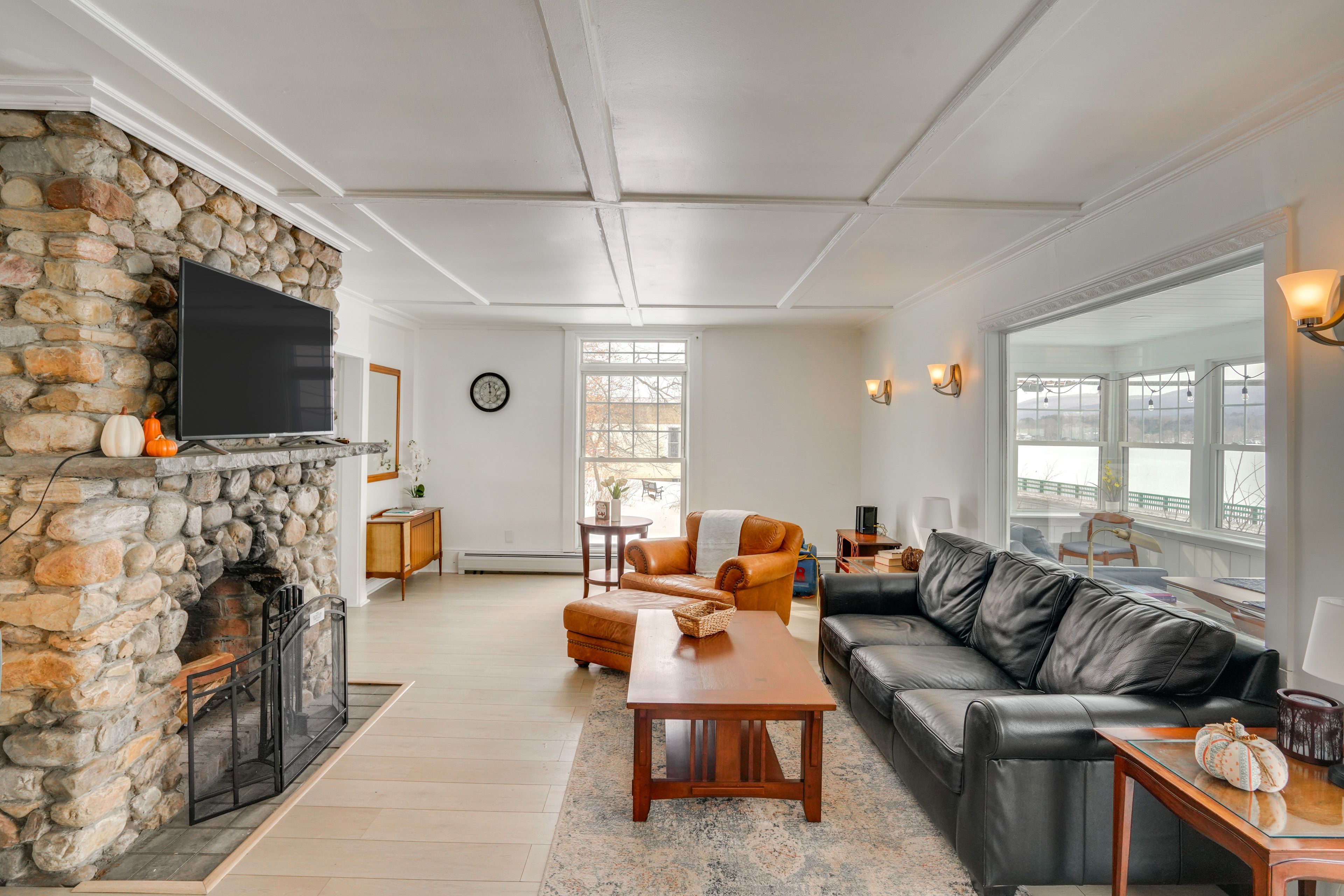 Living Room | 1st Floor | Queen Sleeper Sofa | Laptop-Friendly Workspace