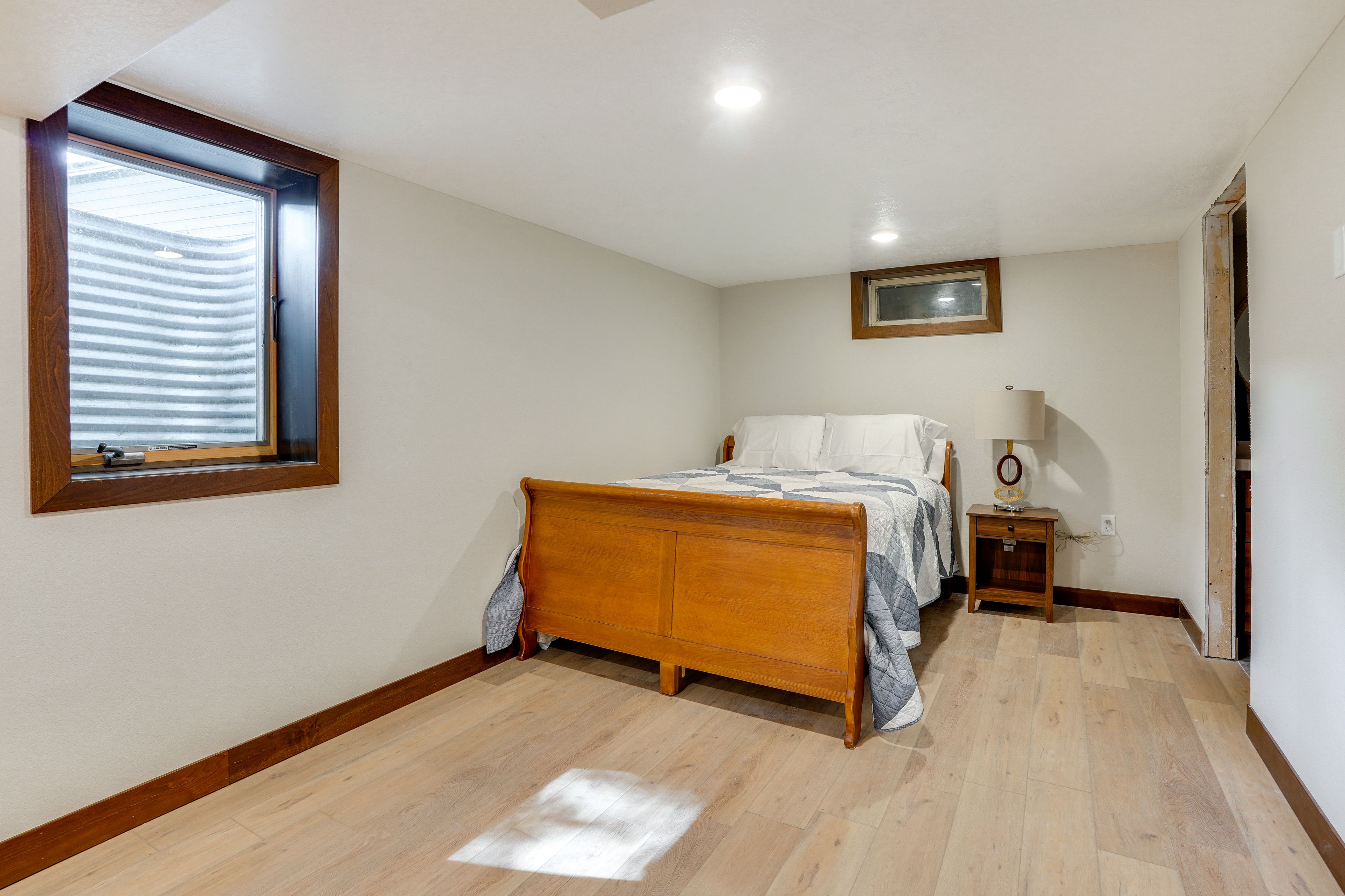 Bedroom 4 | Queen Bed | Basement Floor