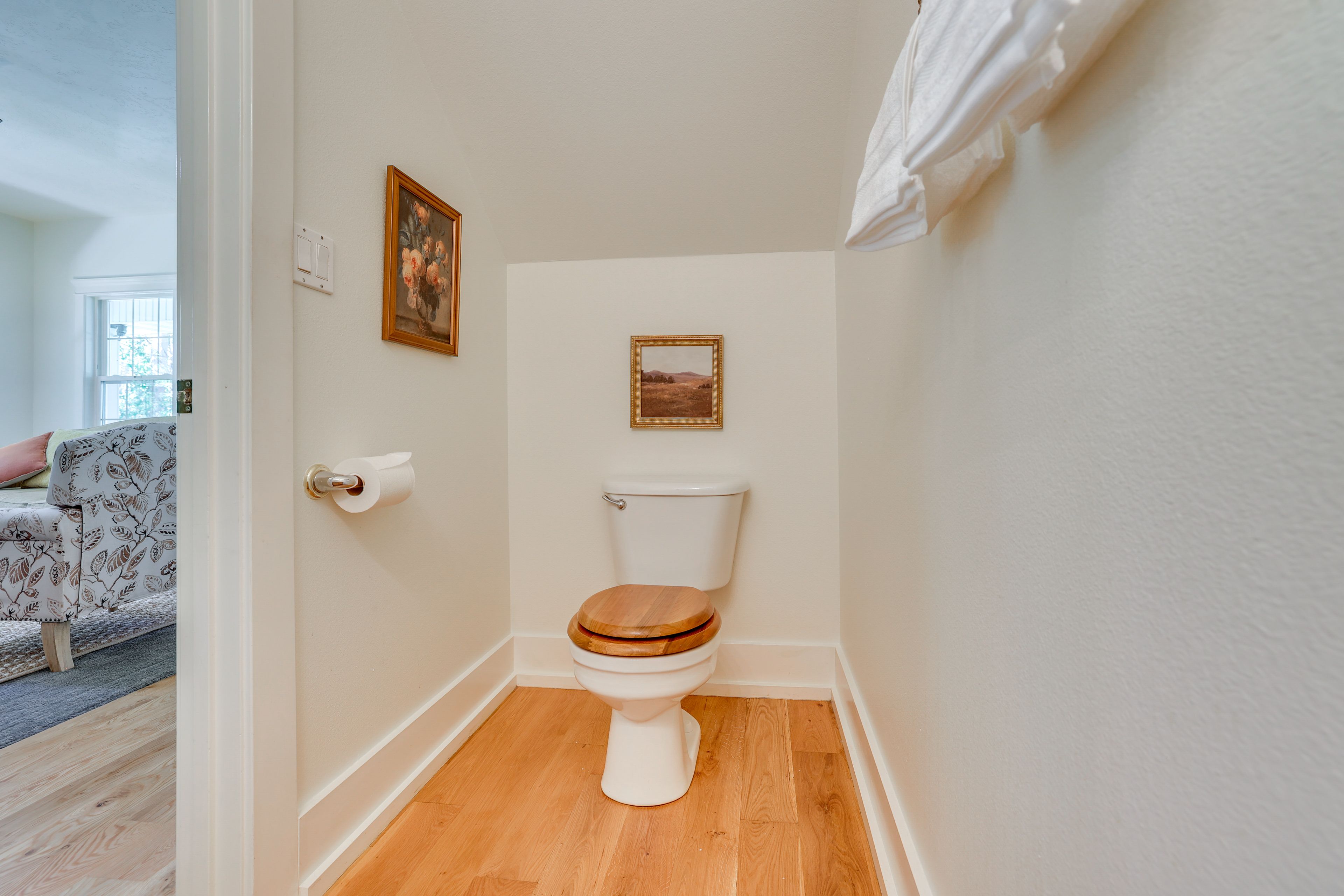 Half Bathroom | 1st Floor