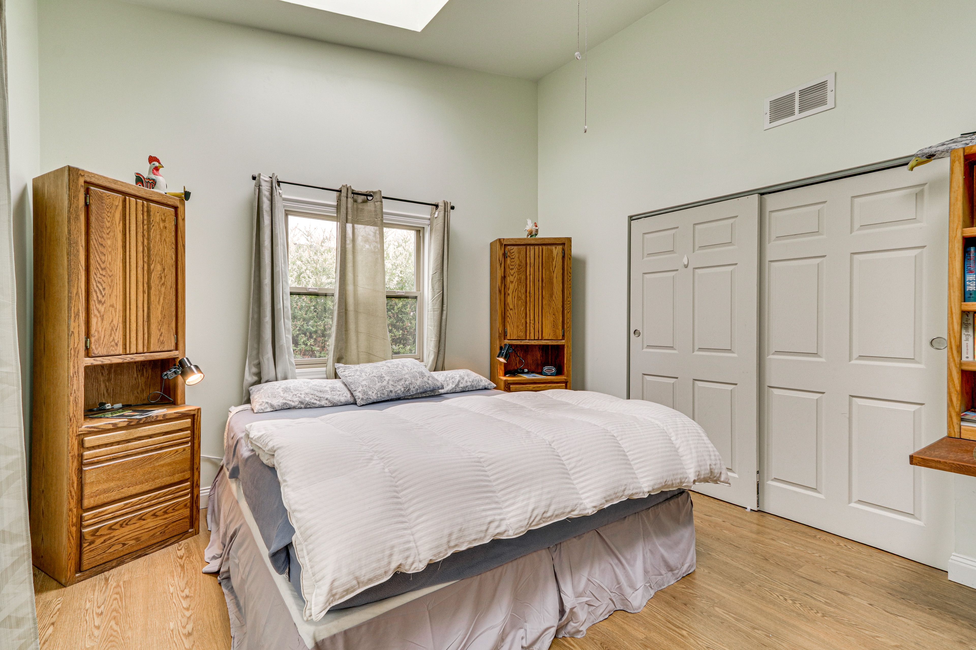 Bedroom 1 | King Bed