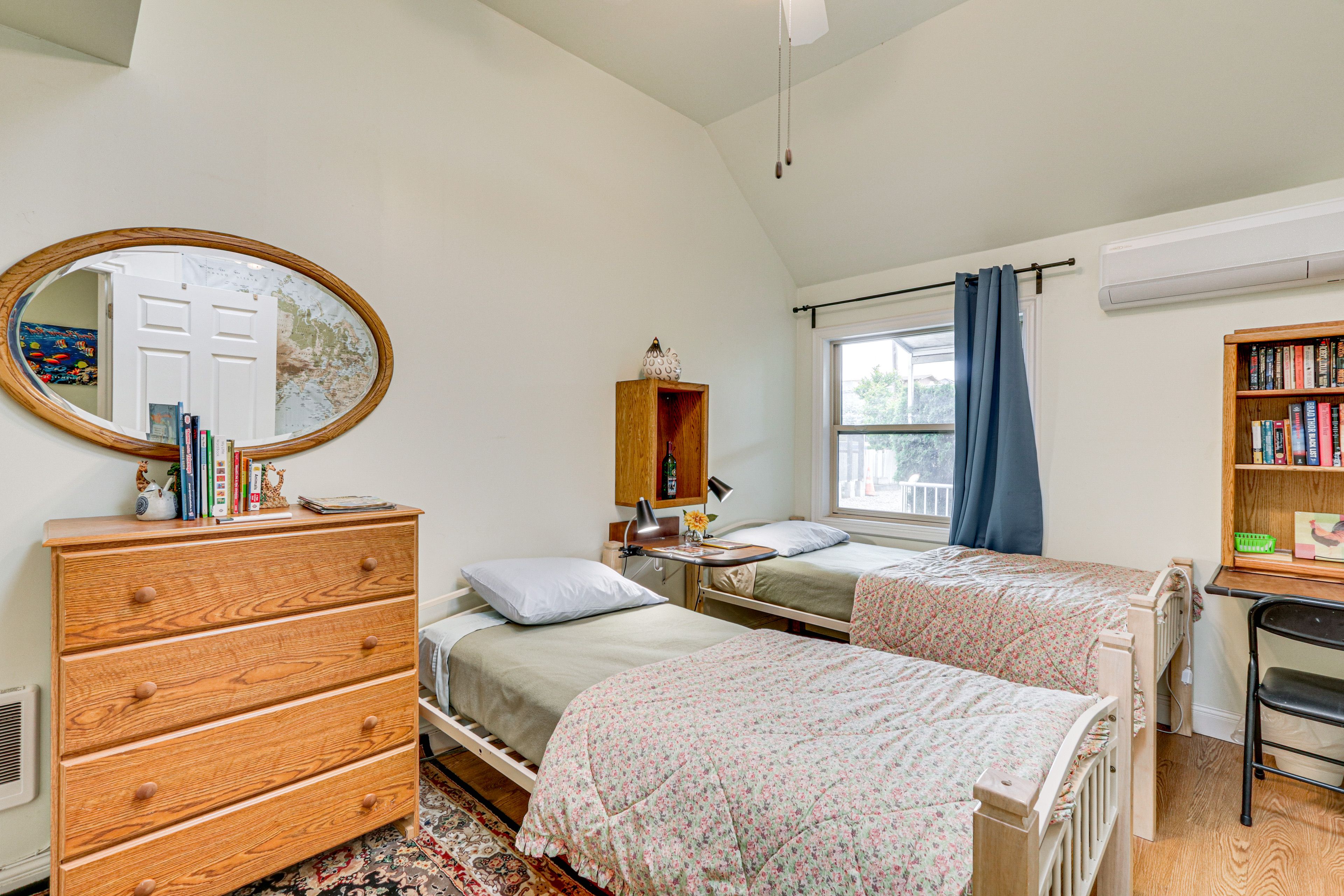 Bedroom 2 | 2 Twin Beds