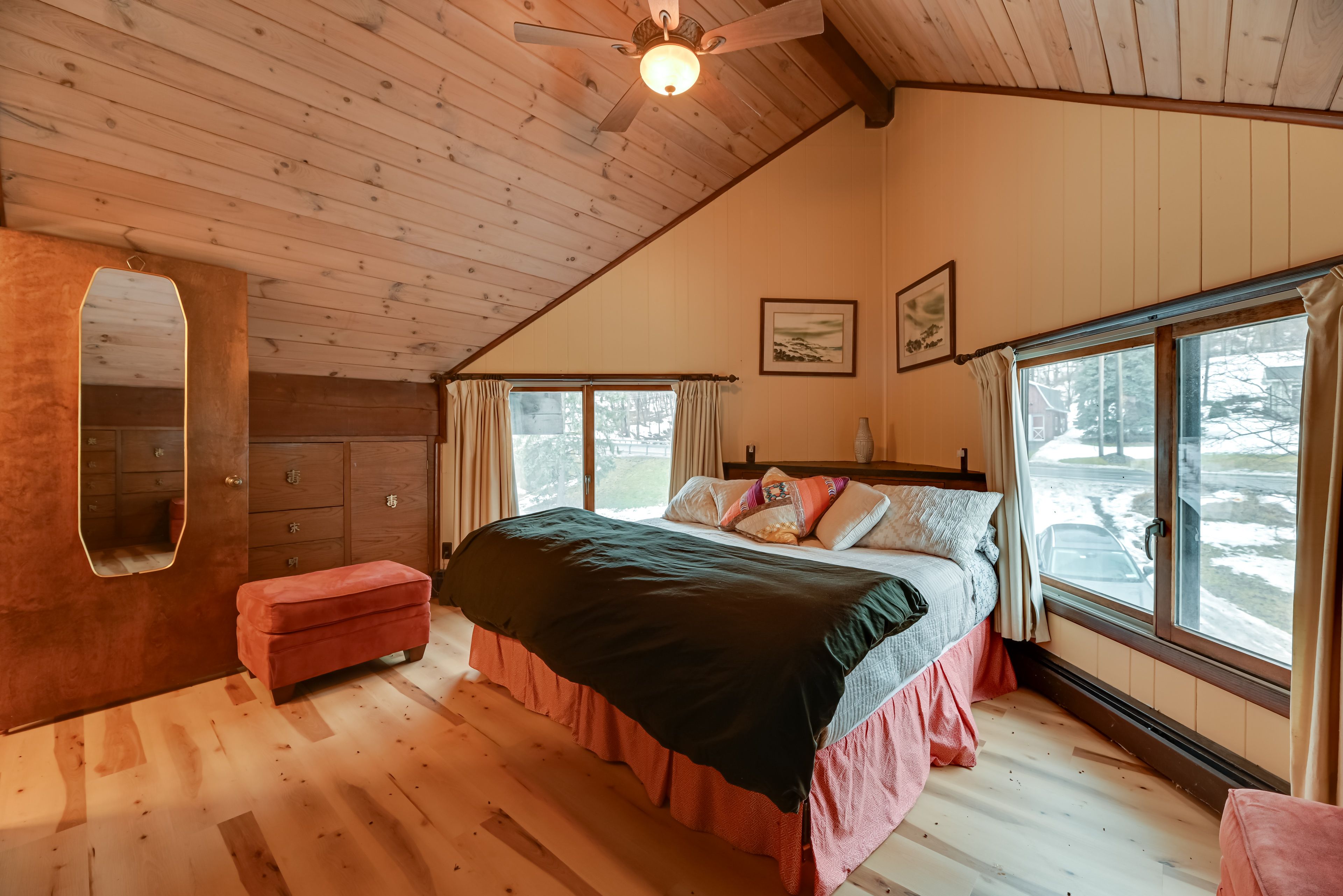 Bedroom 1 | King Bed | 2nd Floor