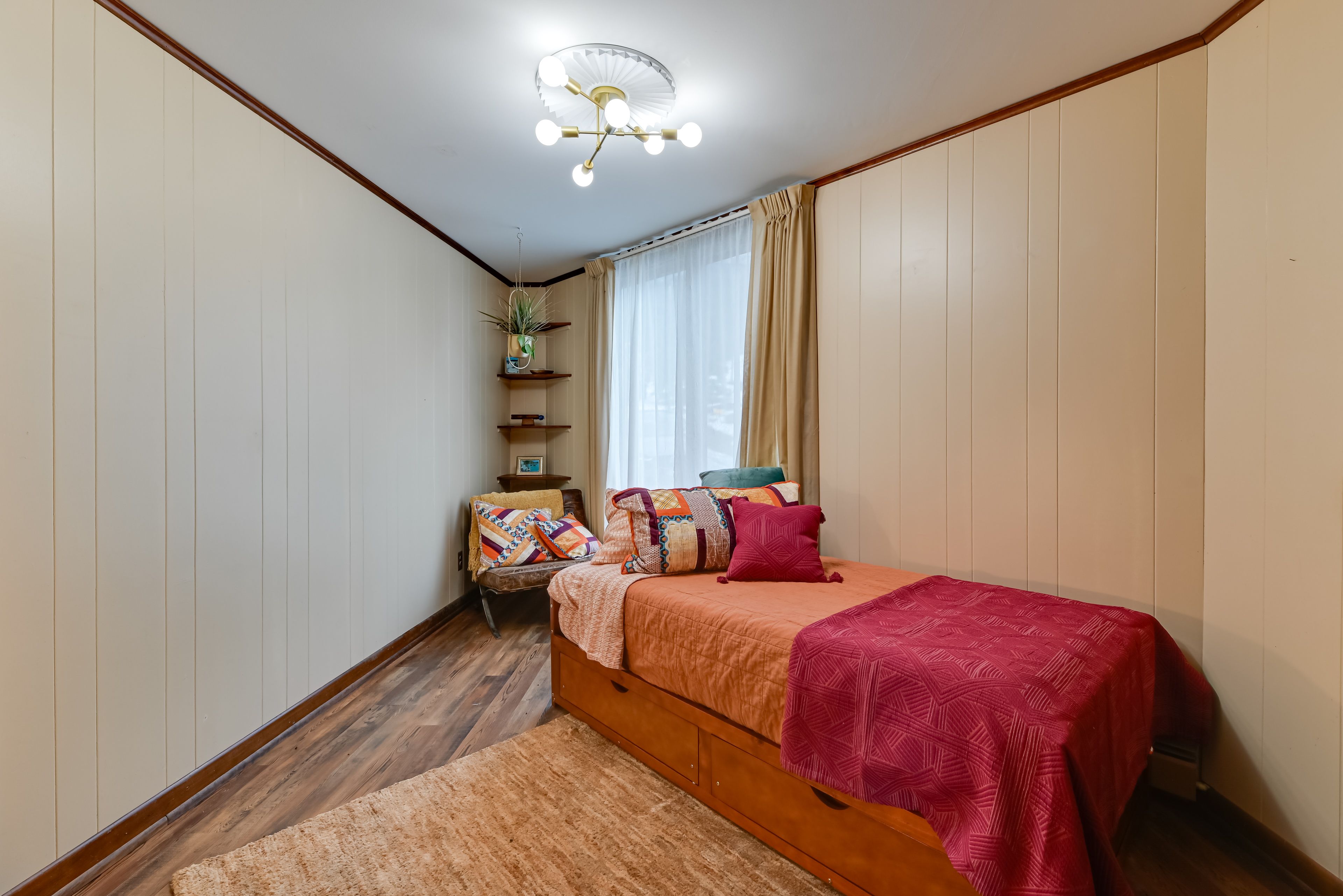 Bedroom 3 | Twin Bed (Convertible to King Bed) | 1st Floor