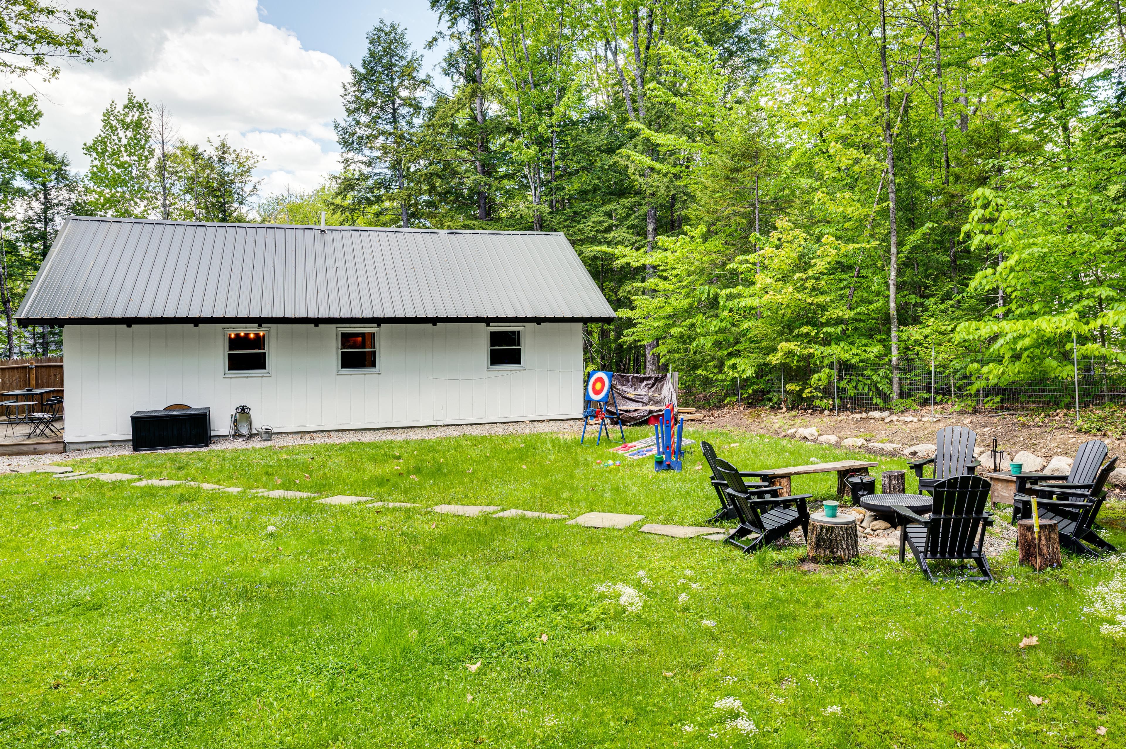 Fenced Yard | Fire Pit w/ Seating | Yard Games