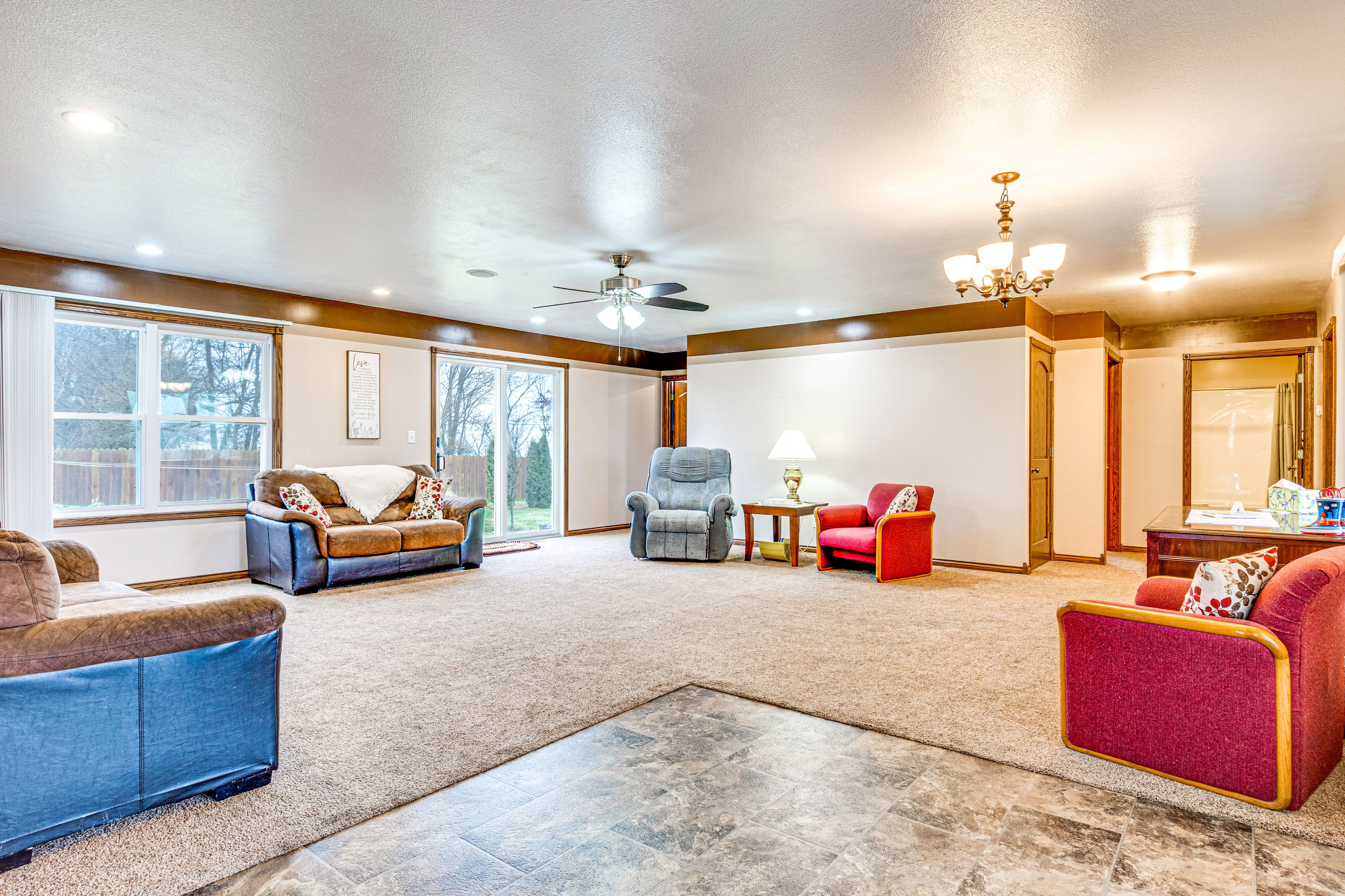 Living Room | 1st Floor | Desk | Central Heating & A/C | Board Games | Books