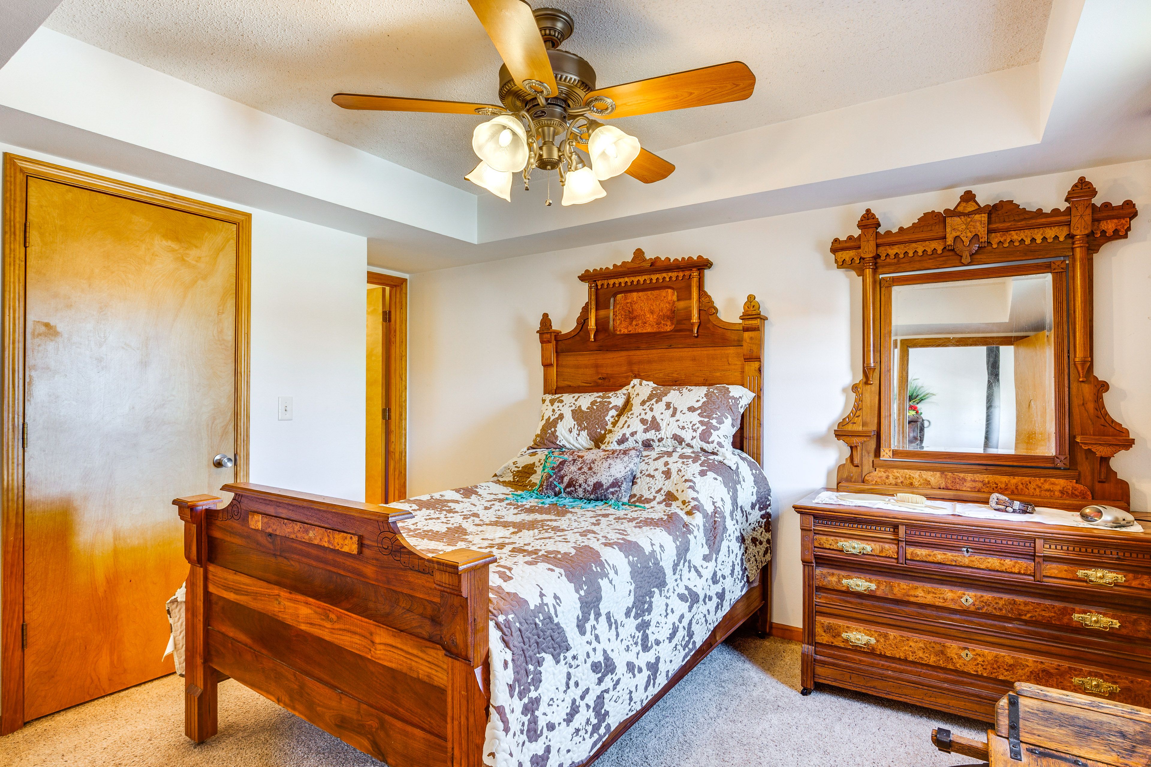 Bedroom 1 | Full Bed | Linens Provided | 1st Floor