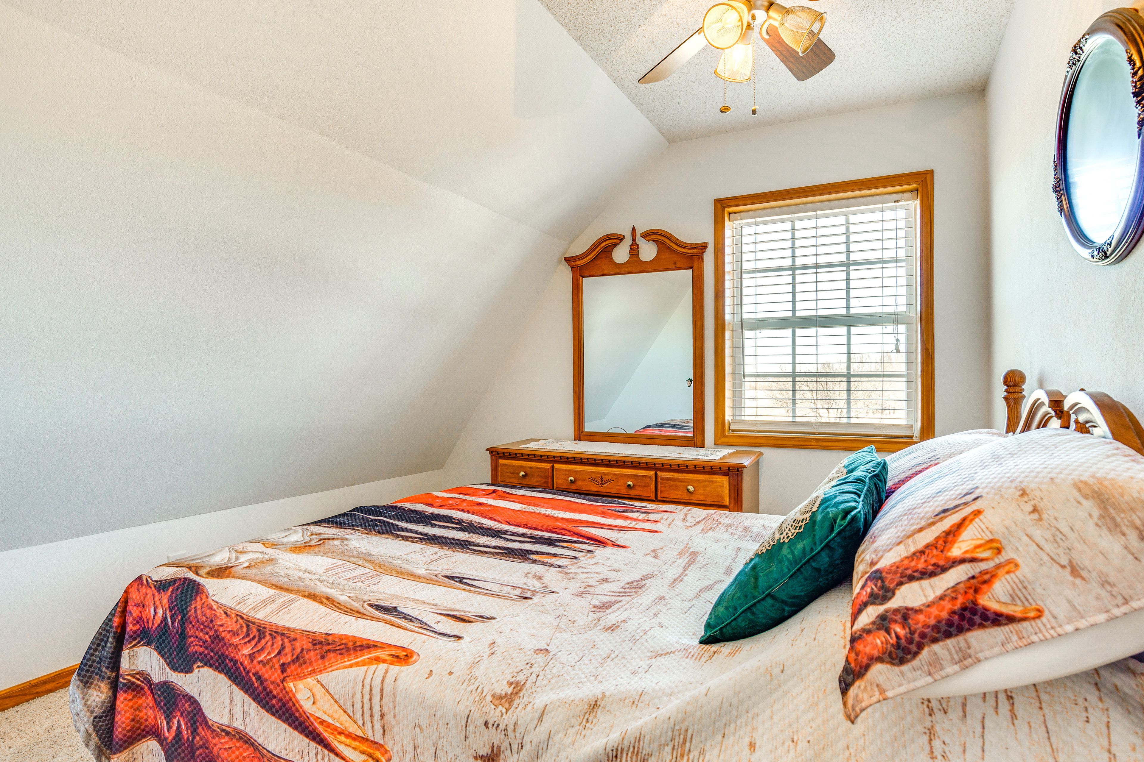 Bedroom 2 | Queen Bed | 2nd Floor