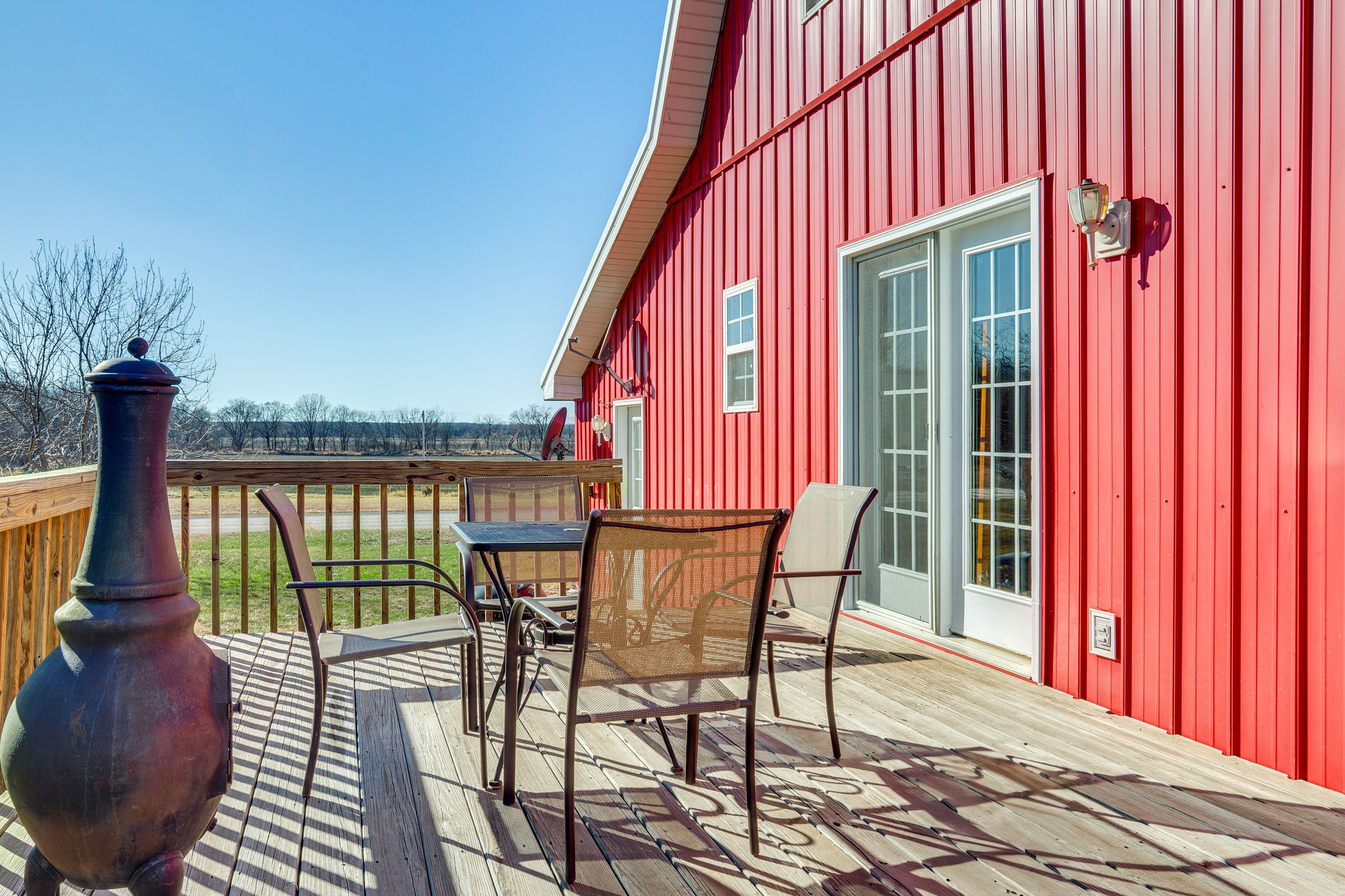 Deck | Outdoor Dining Area
