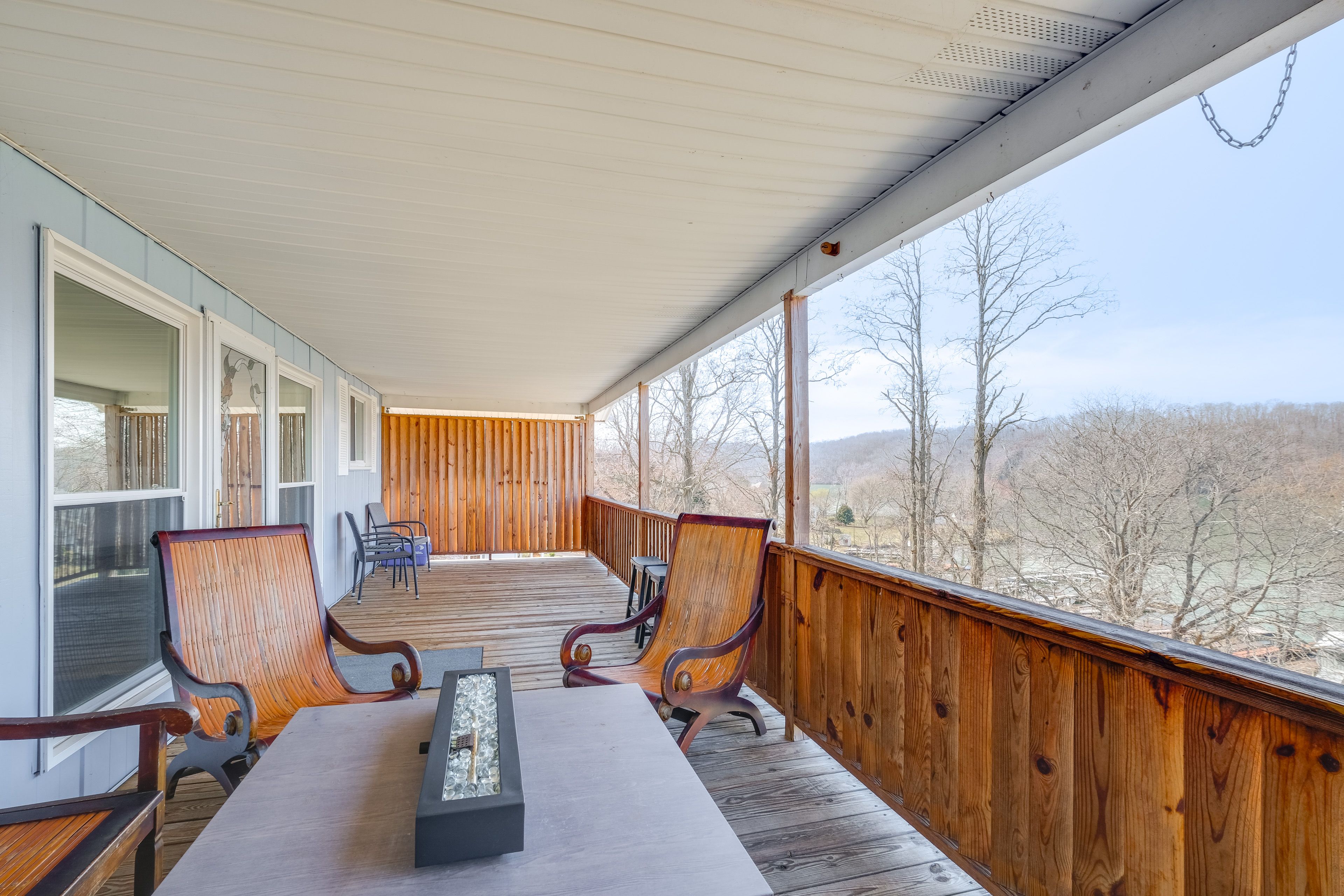 Deck | Fire Table | Lake Views