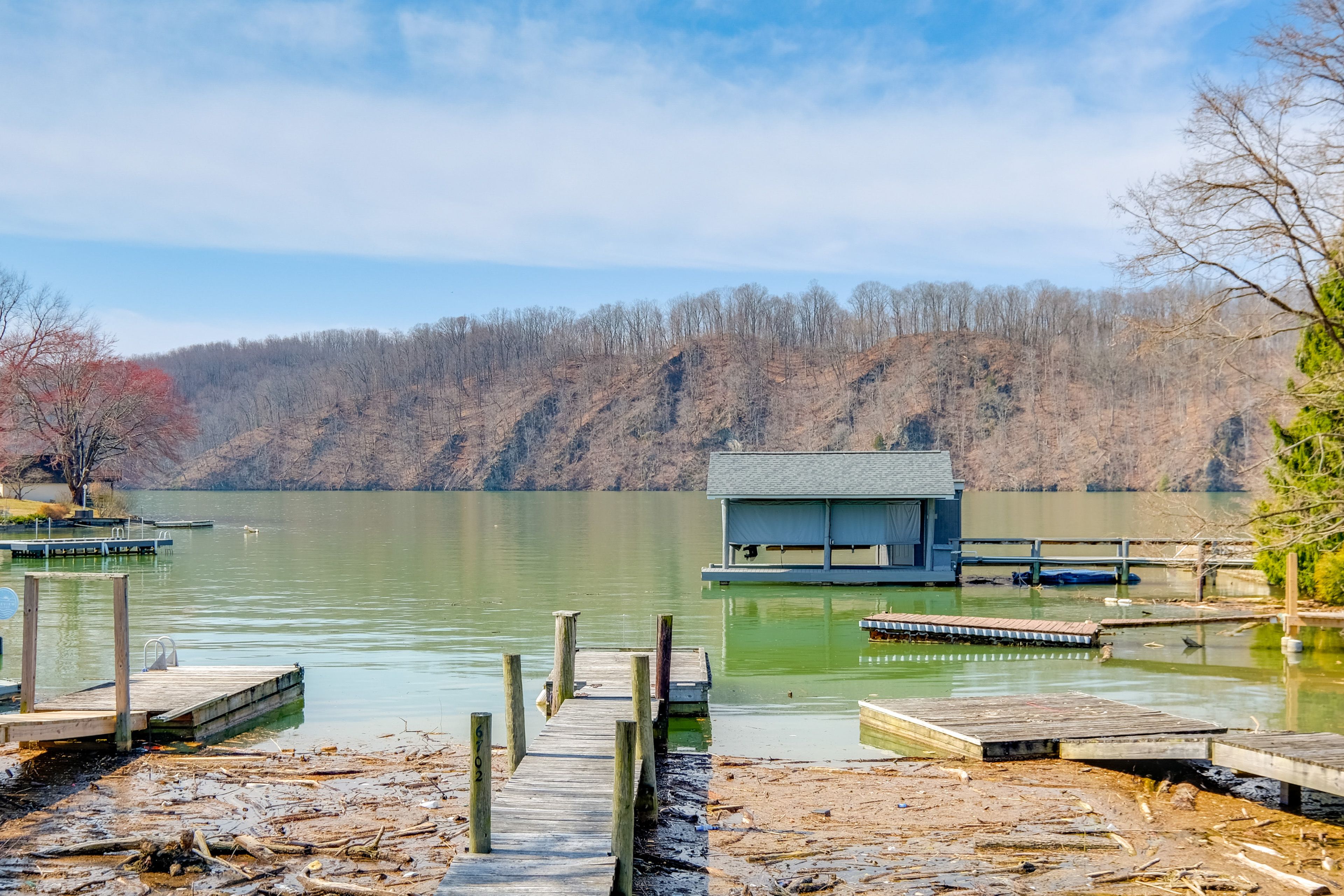 Lake Views | Private Dock | Grills | Fire Table