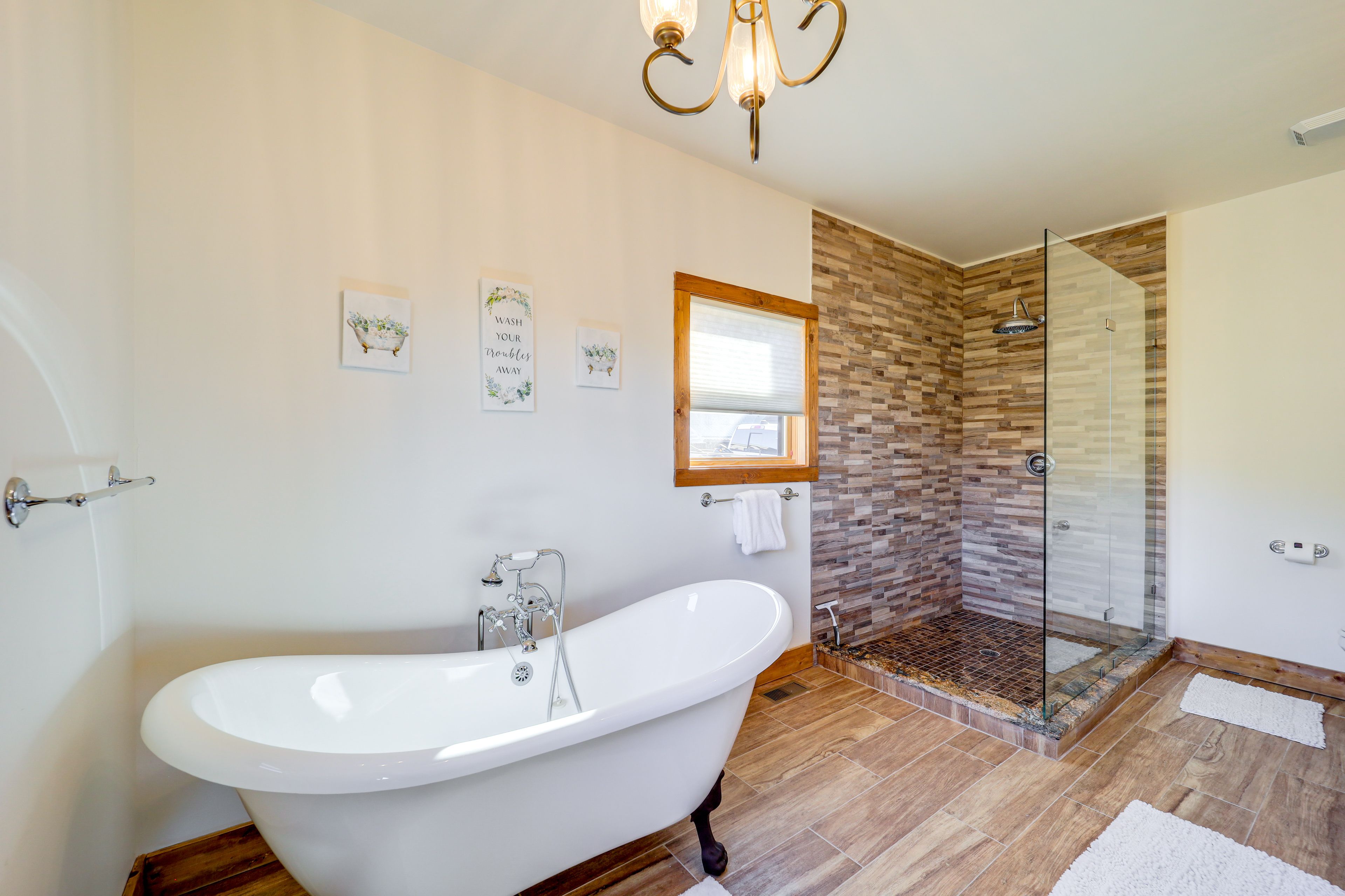 Full Bath | Towels | Hair Dryer | Main Level