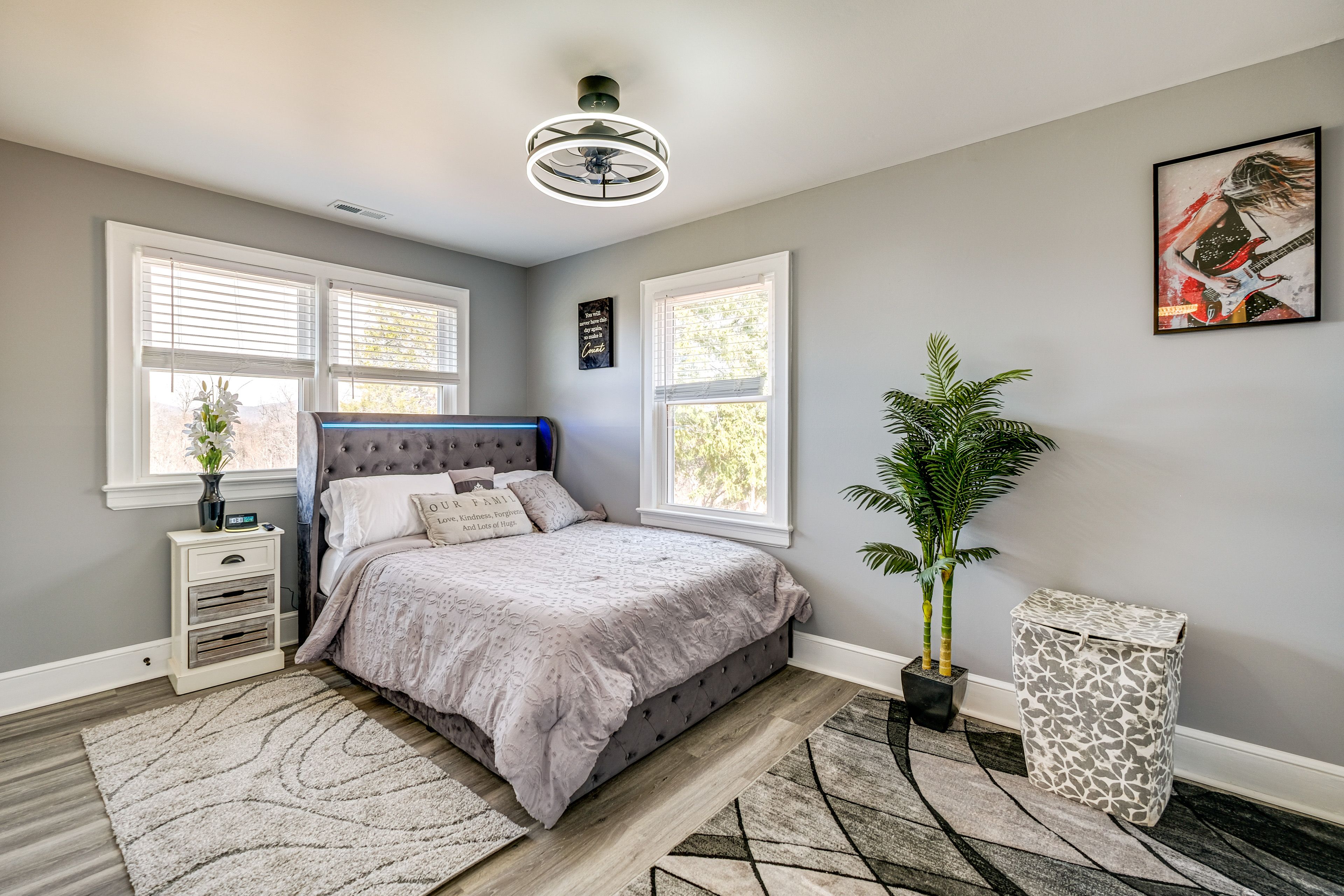 Bedroom 2 | Queen Bed | Hangers