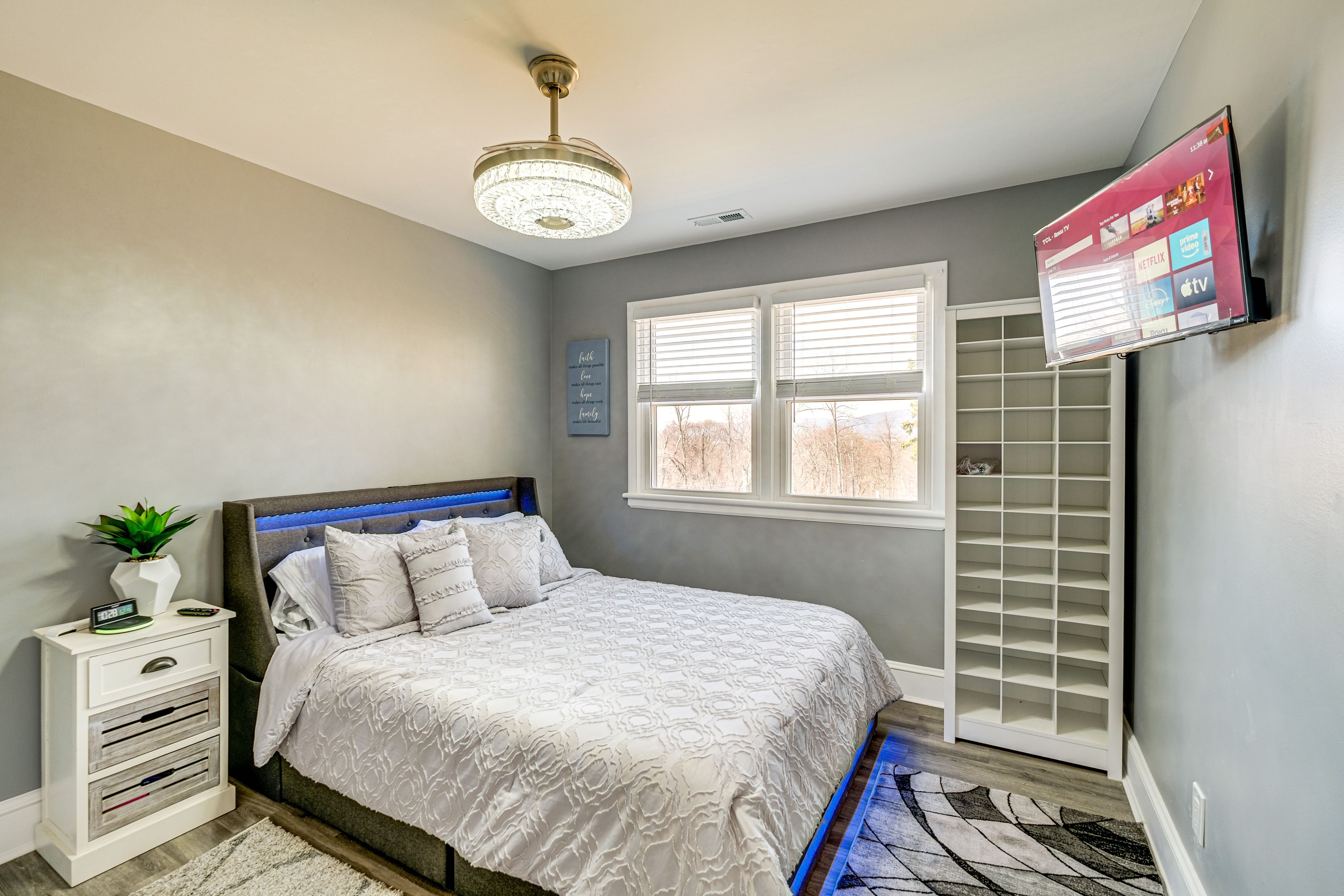 Bedroom 3 | Queen Bed