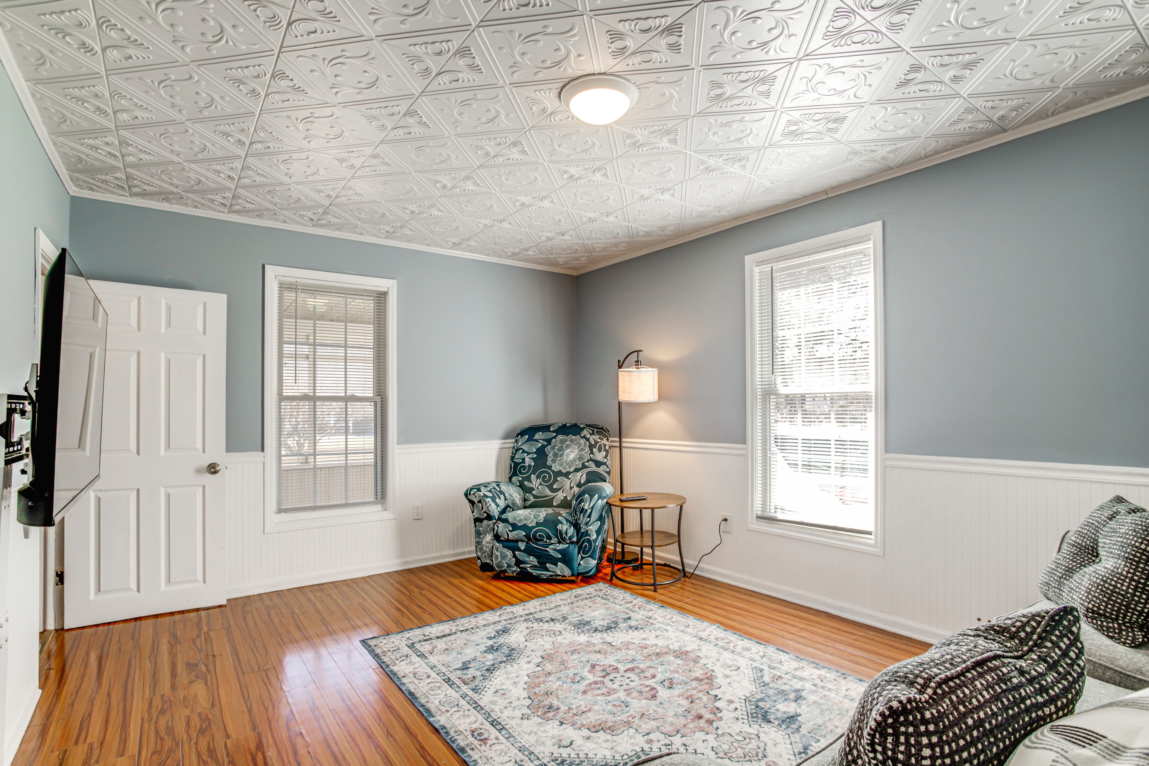Sitting Room | Sleeper Sofa | 1st Floor