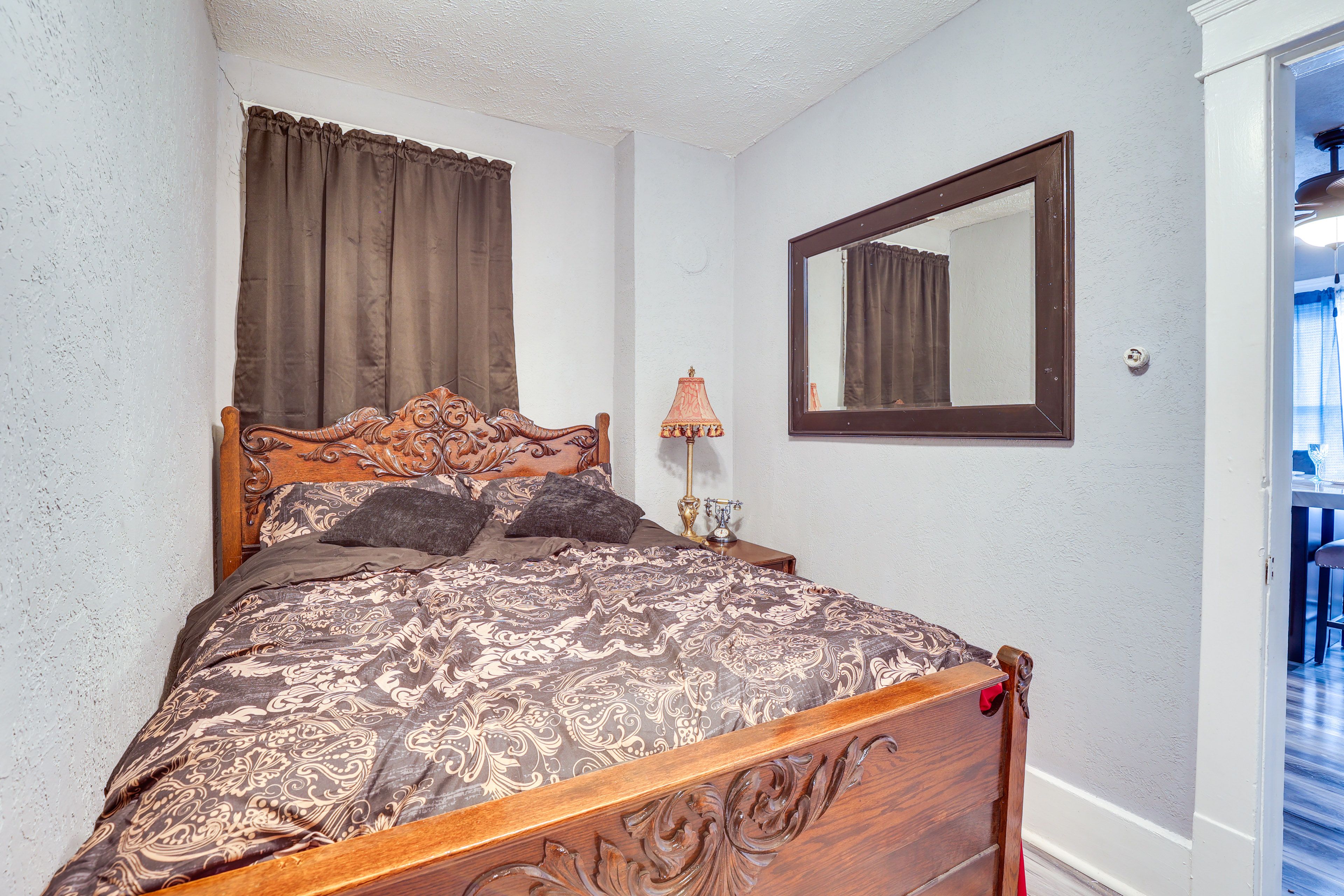 Bedroom 2 | Queen Bed