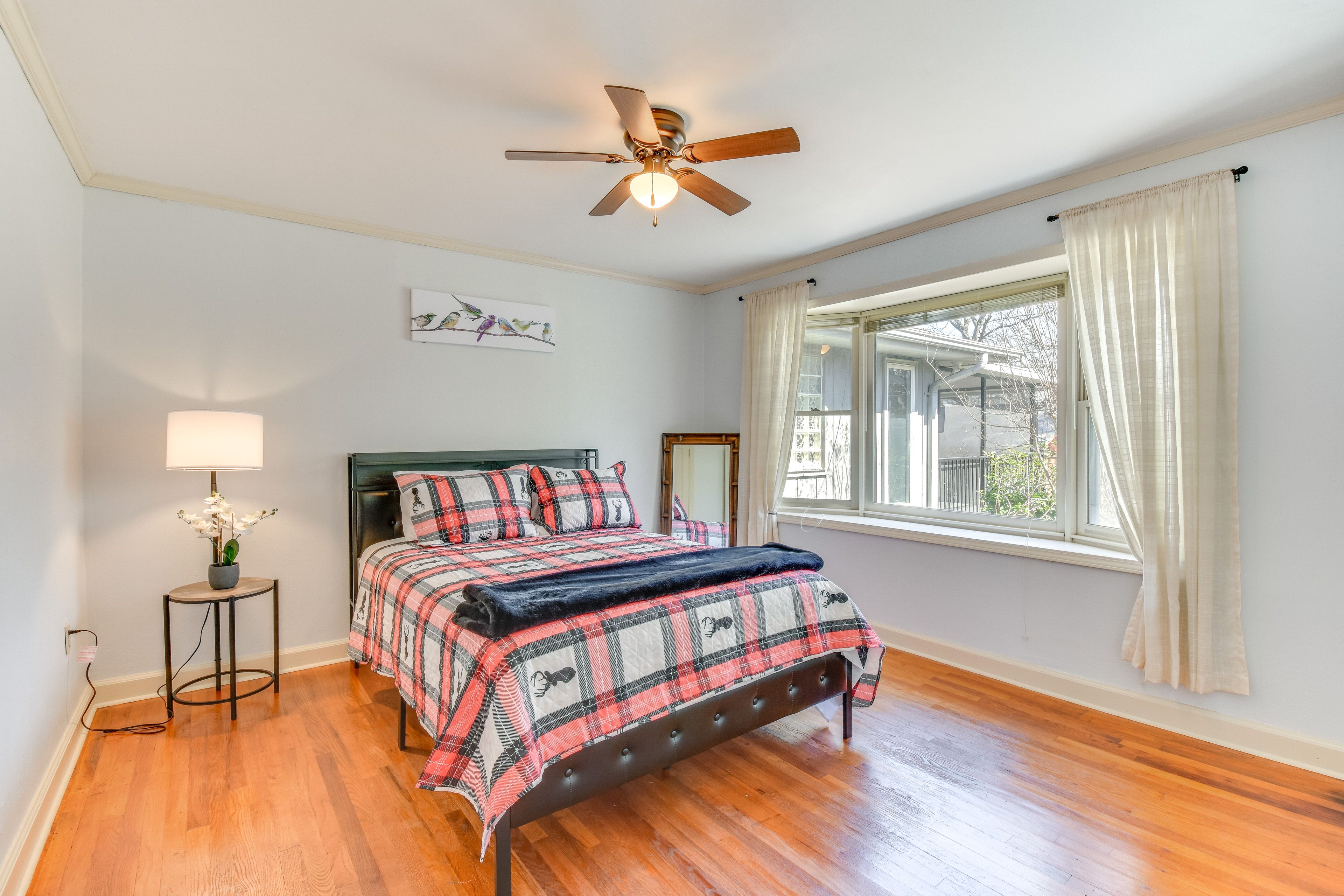 Bedroom 2 | Queen Bed