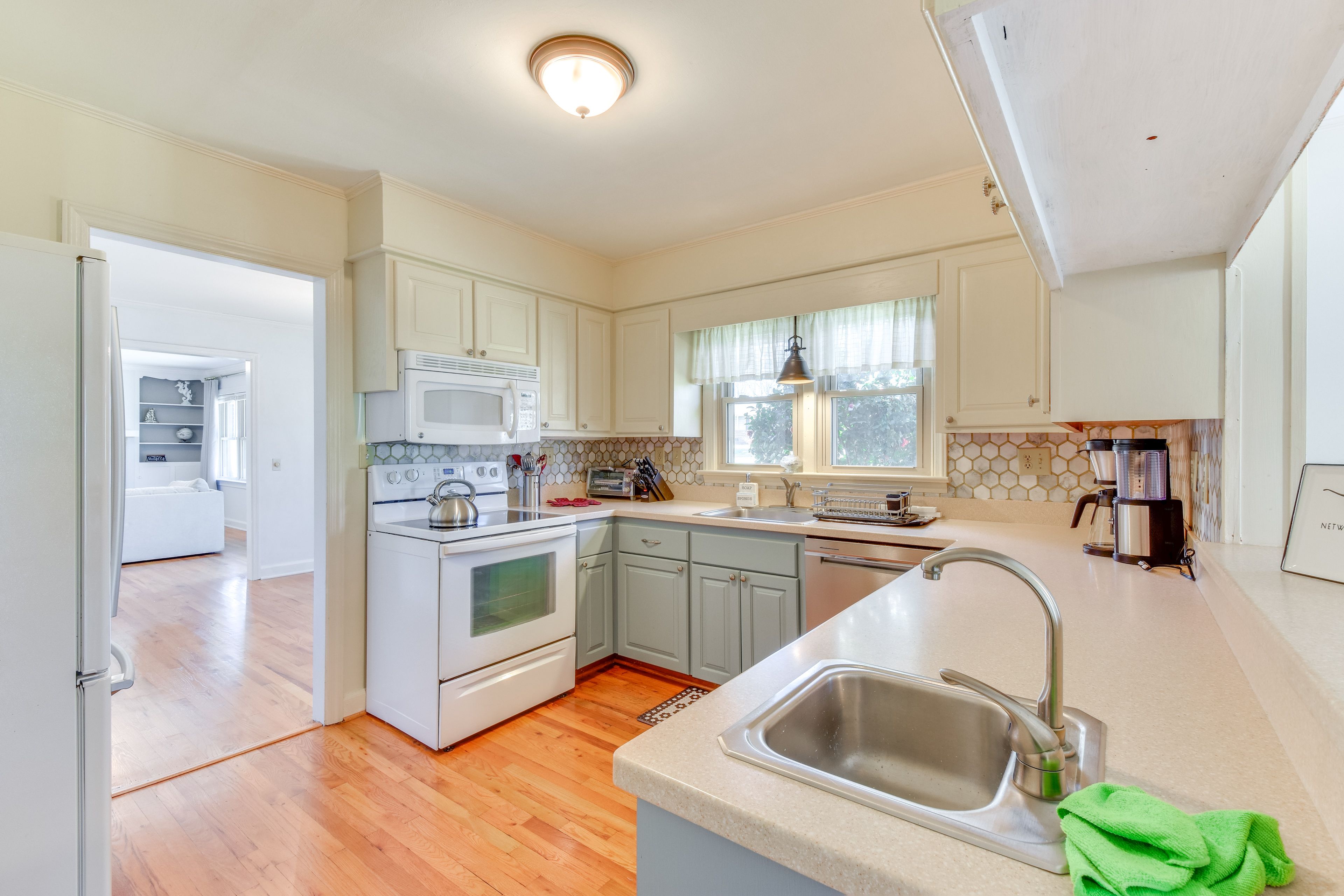 Kitchen | Dishwasher | Coffee Maker