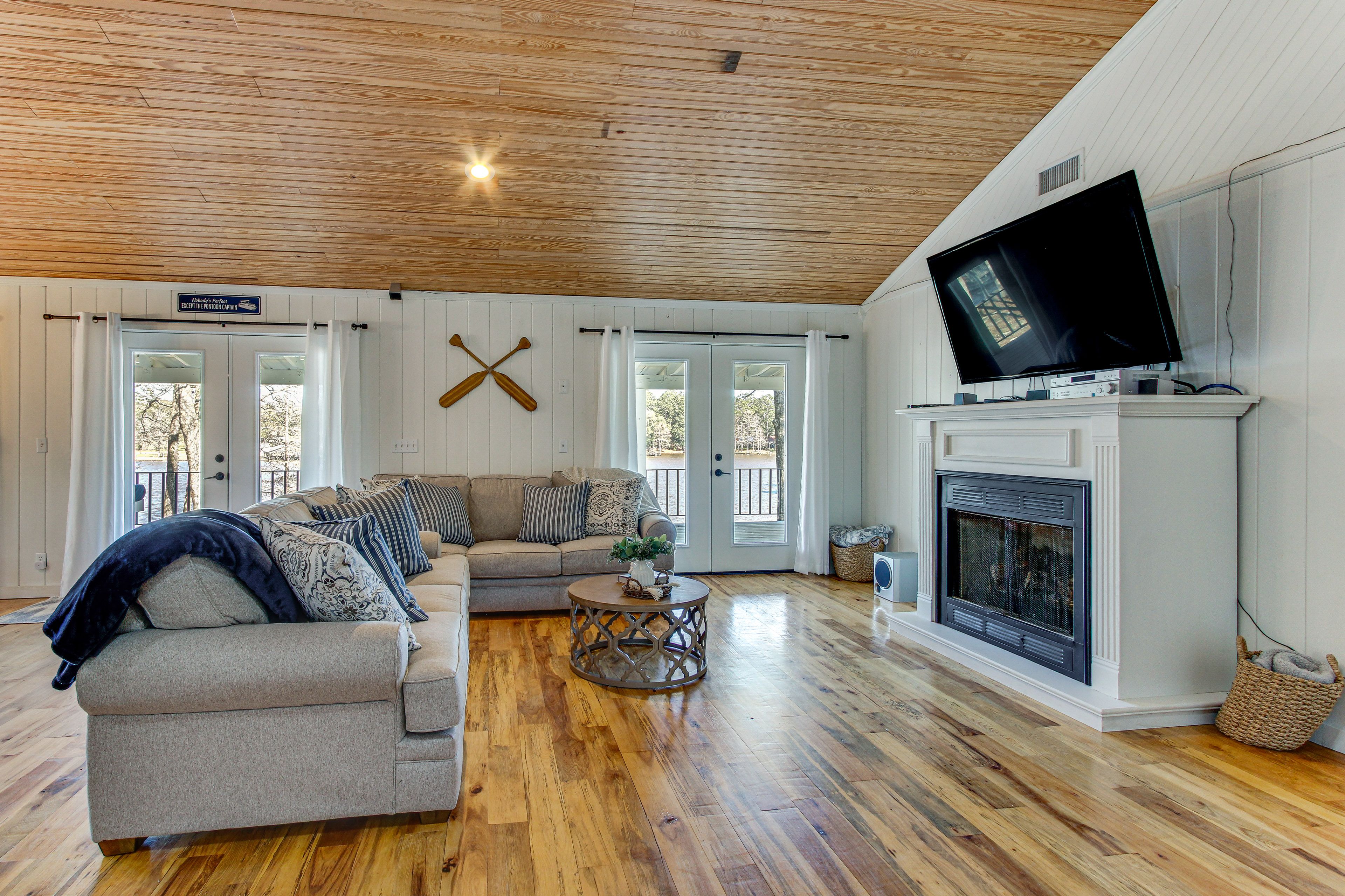 Living Room | Main Level | Smart TV w/ Cable | Gas Fireplace