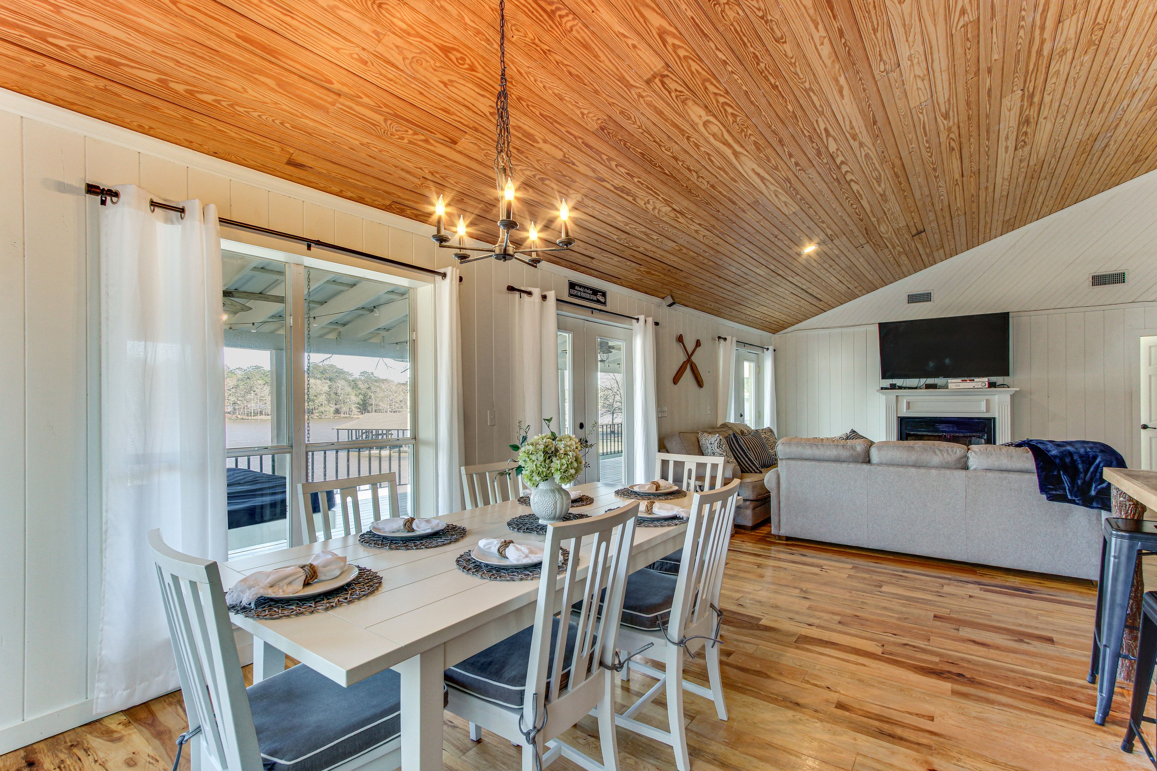 Dining Area | Main Level | Lake View | Central A/C & Heating