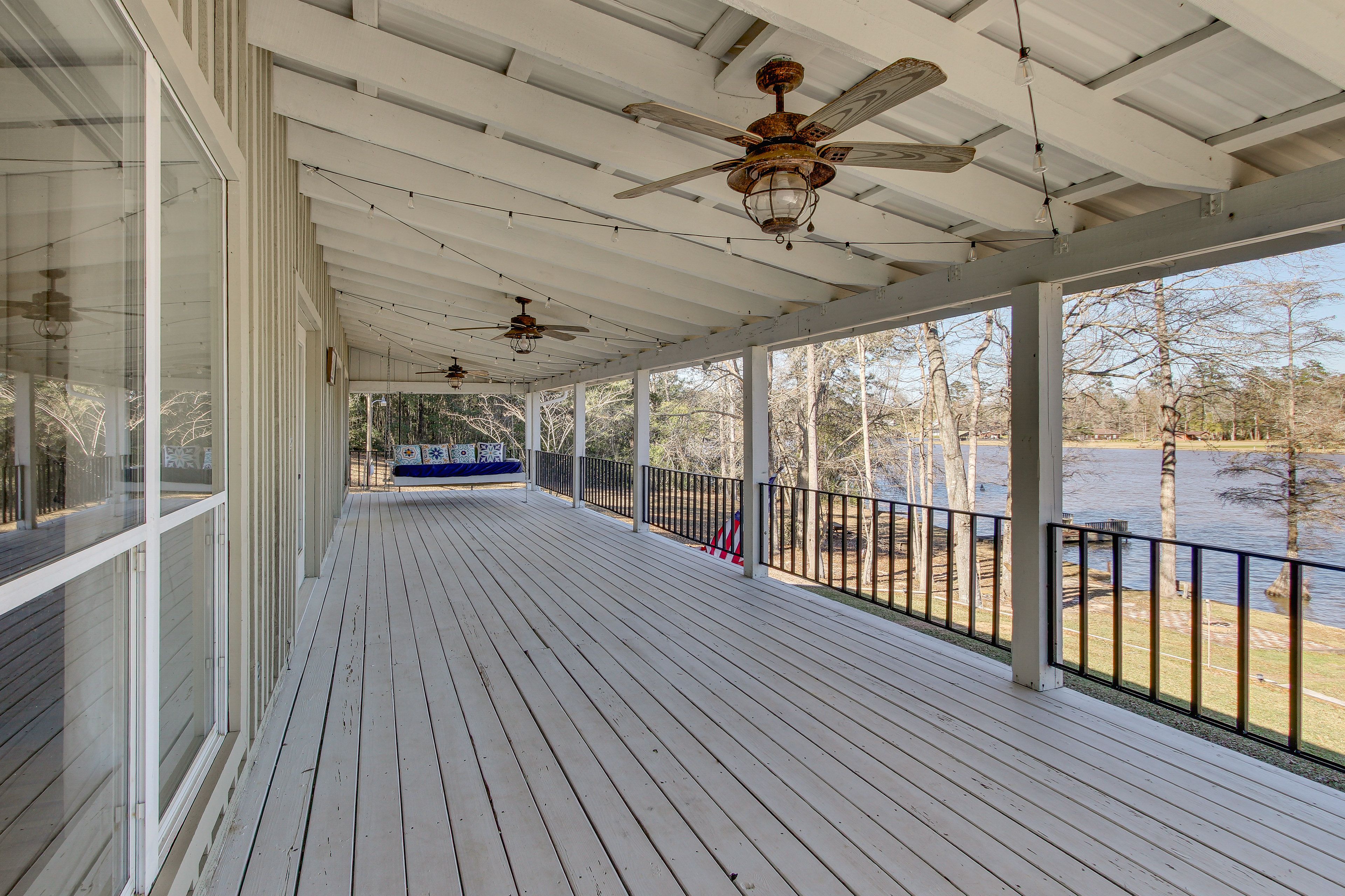Deck | Lake View | Bed Swing