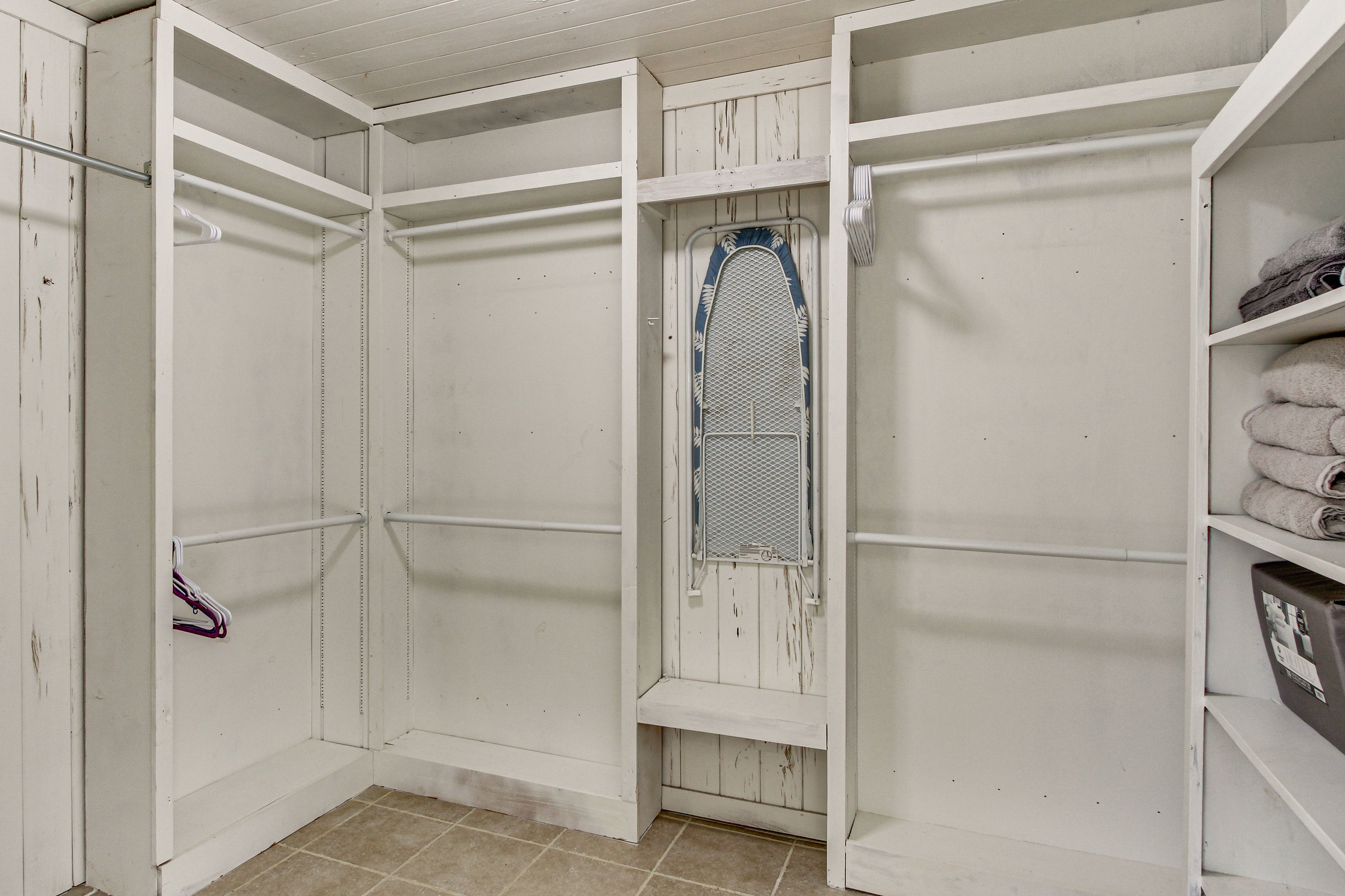 Walk-In Closet | Main Level