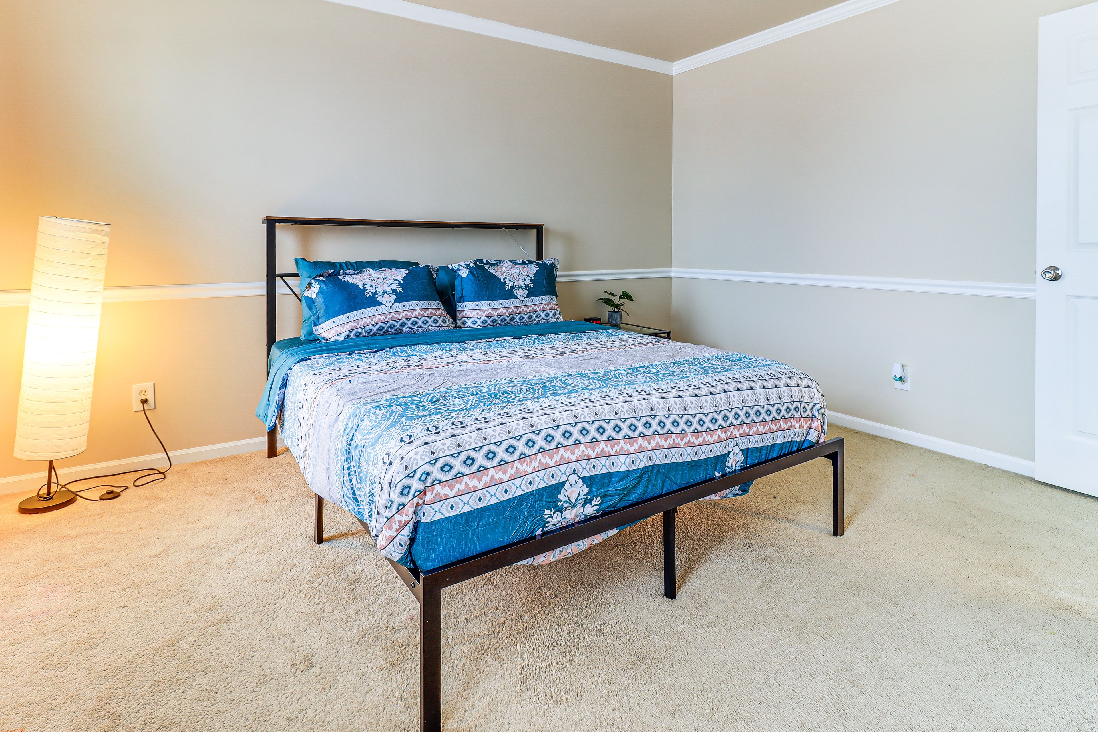 Bedroom 2 | Queen Bed | 2nd Floor