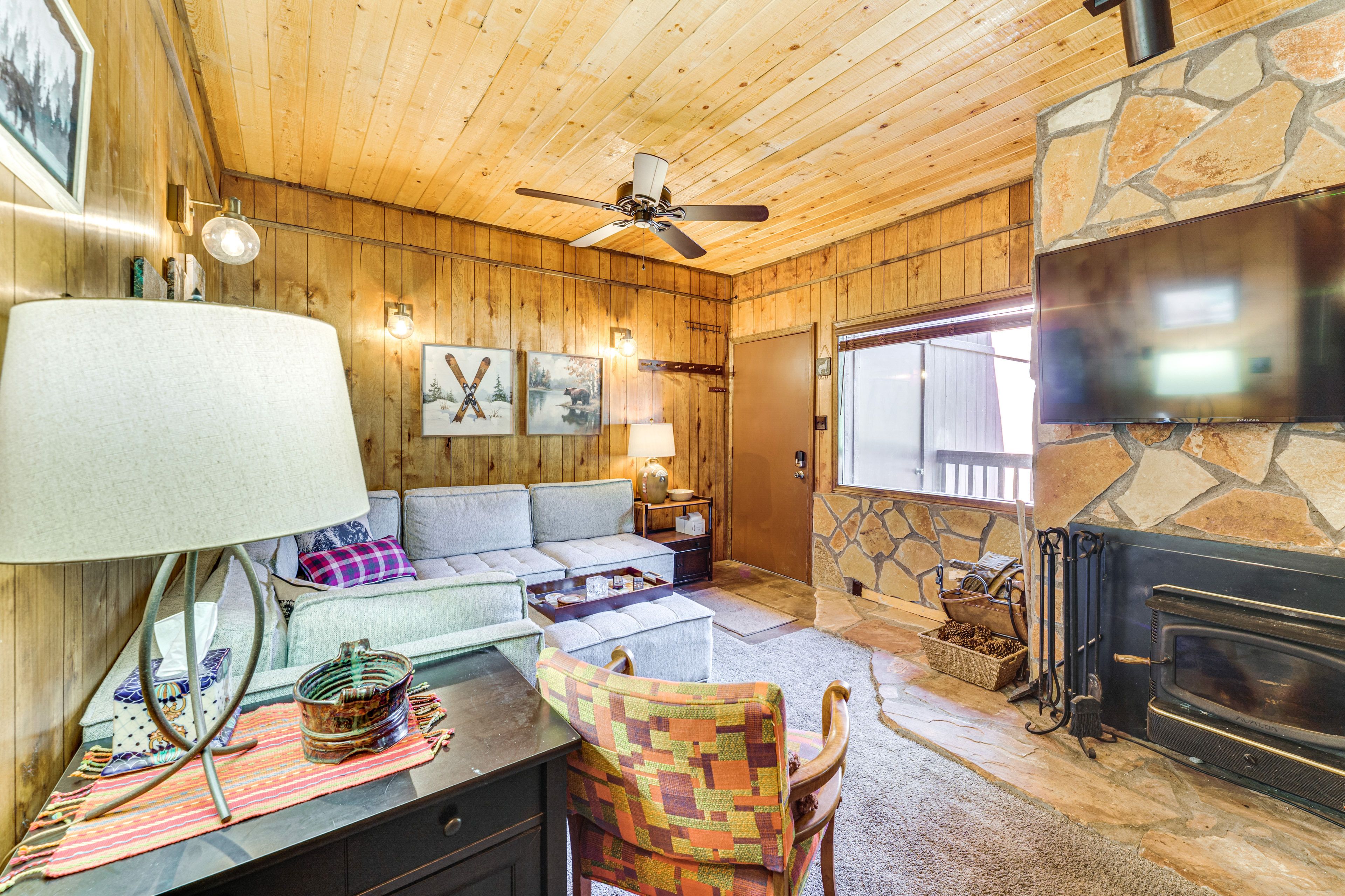 Living Room | Fireplace | Smart TV