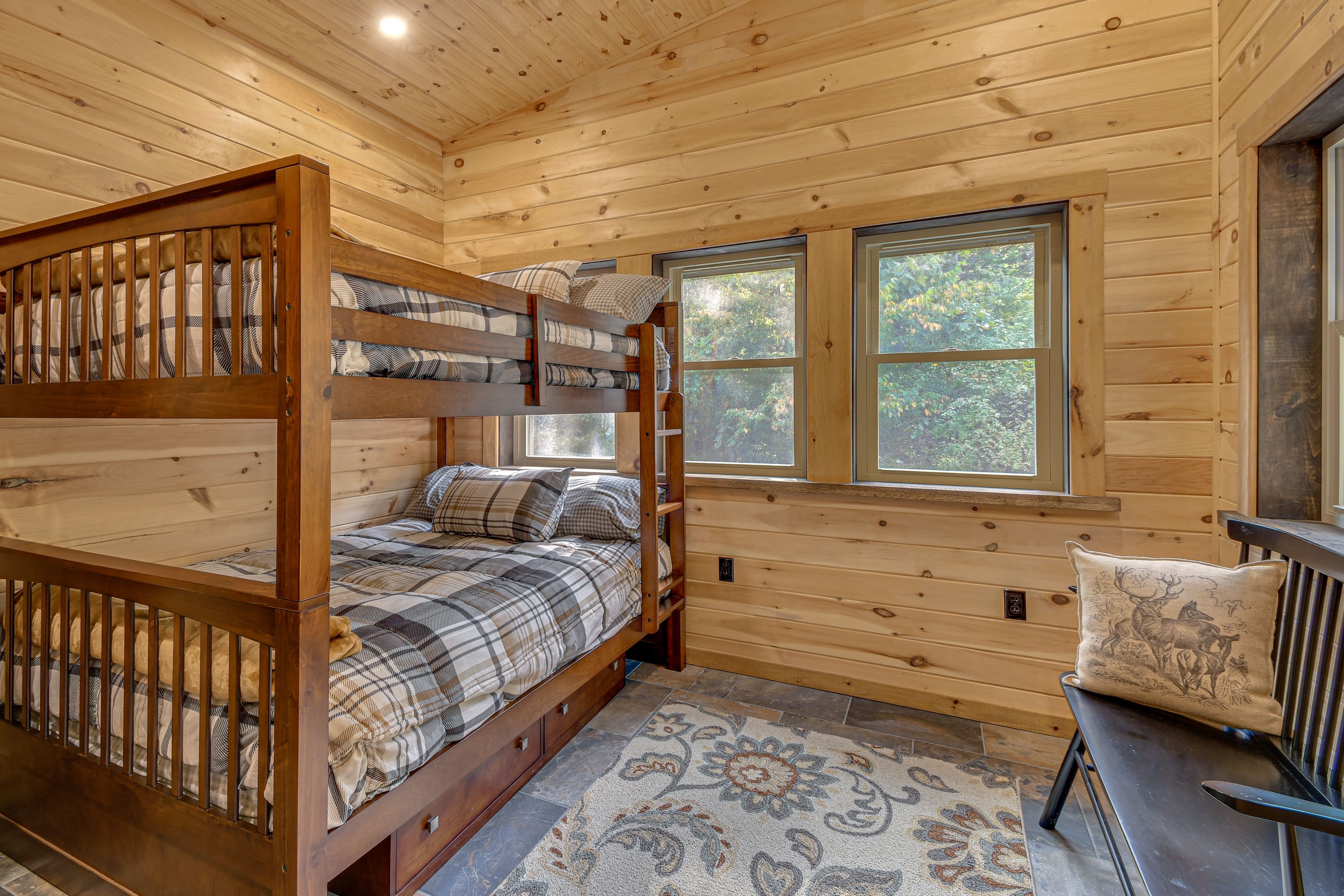 Bedroom 2 | Queen Bunk Bed | 1st Floor