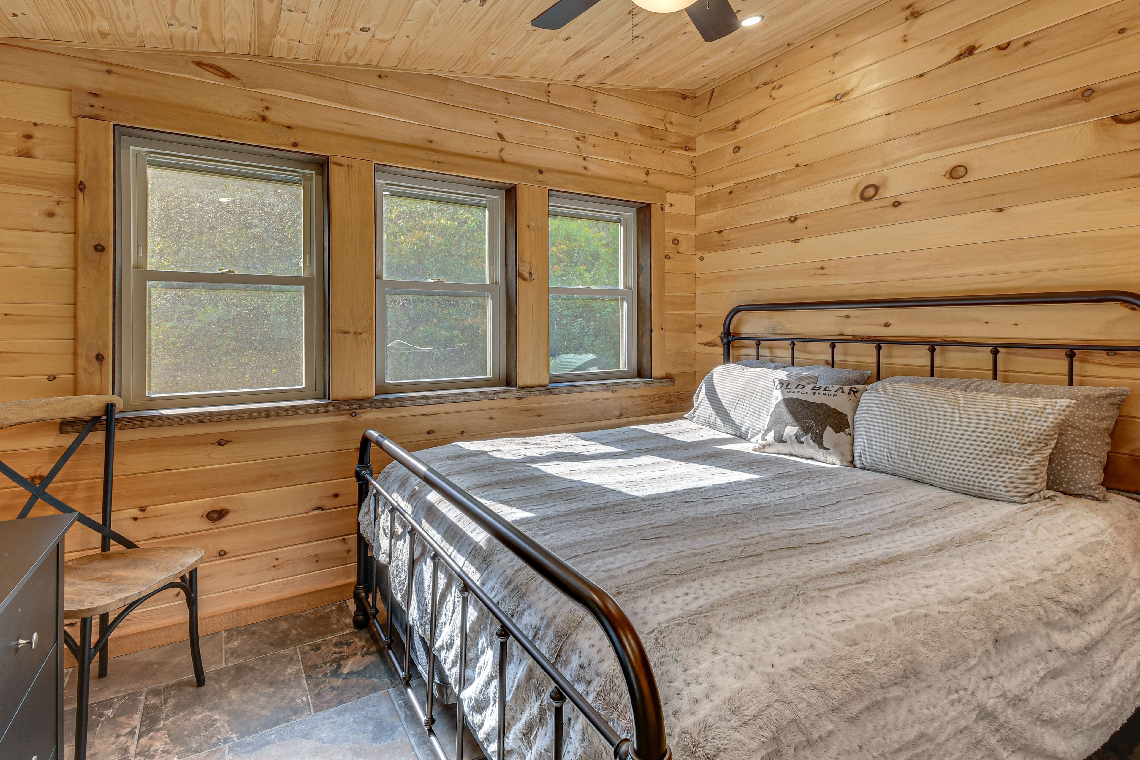 Bedroom 1 | King Bed | Linens Provided | 1st Floor