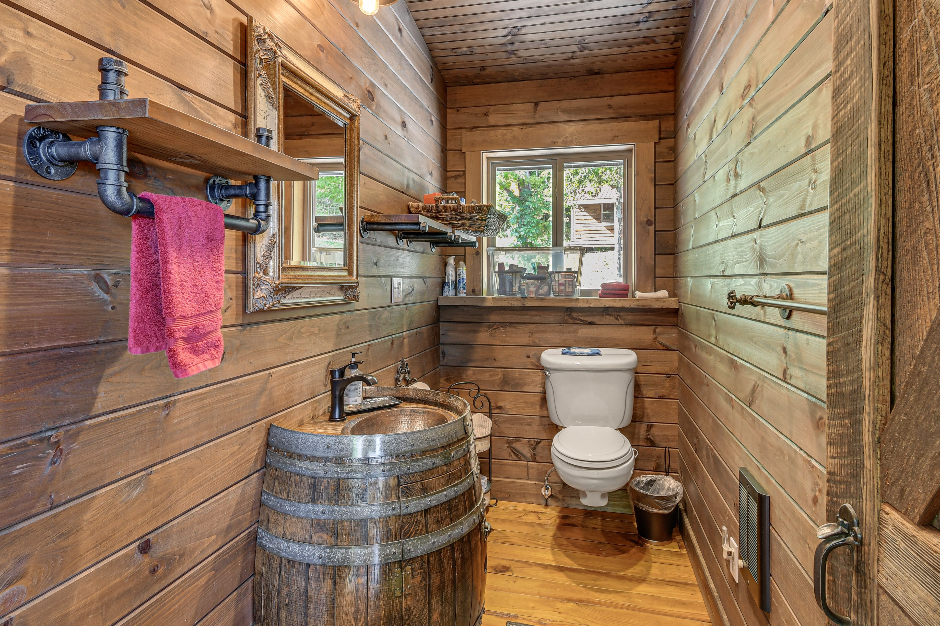 Half Bathroom | 2nd Floor