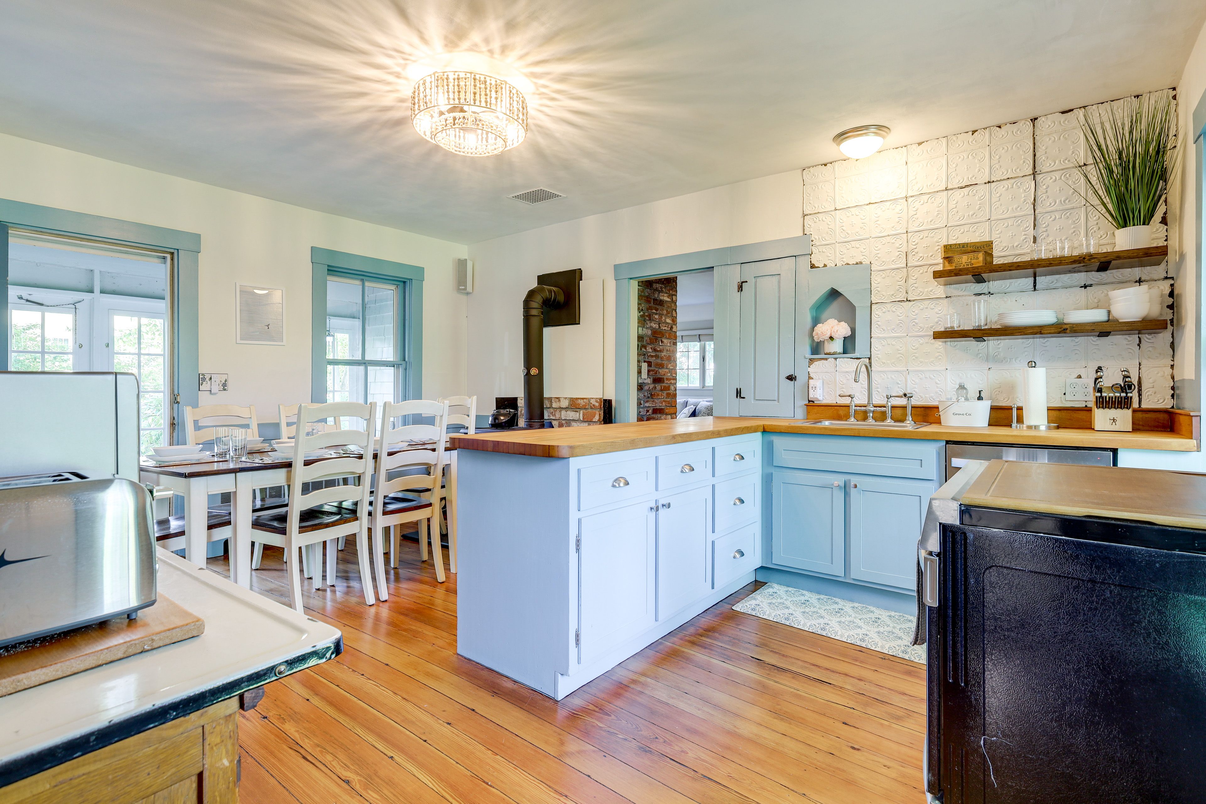 Kitchen | 1st Floor | Dishwasher | Cooking Basics | Dining Area