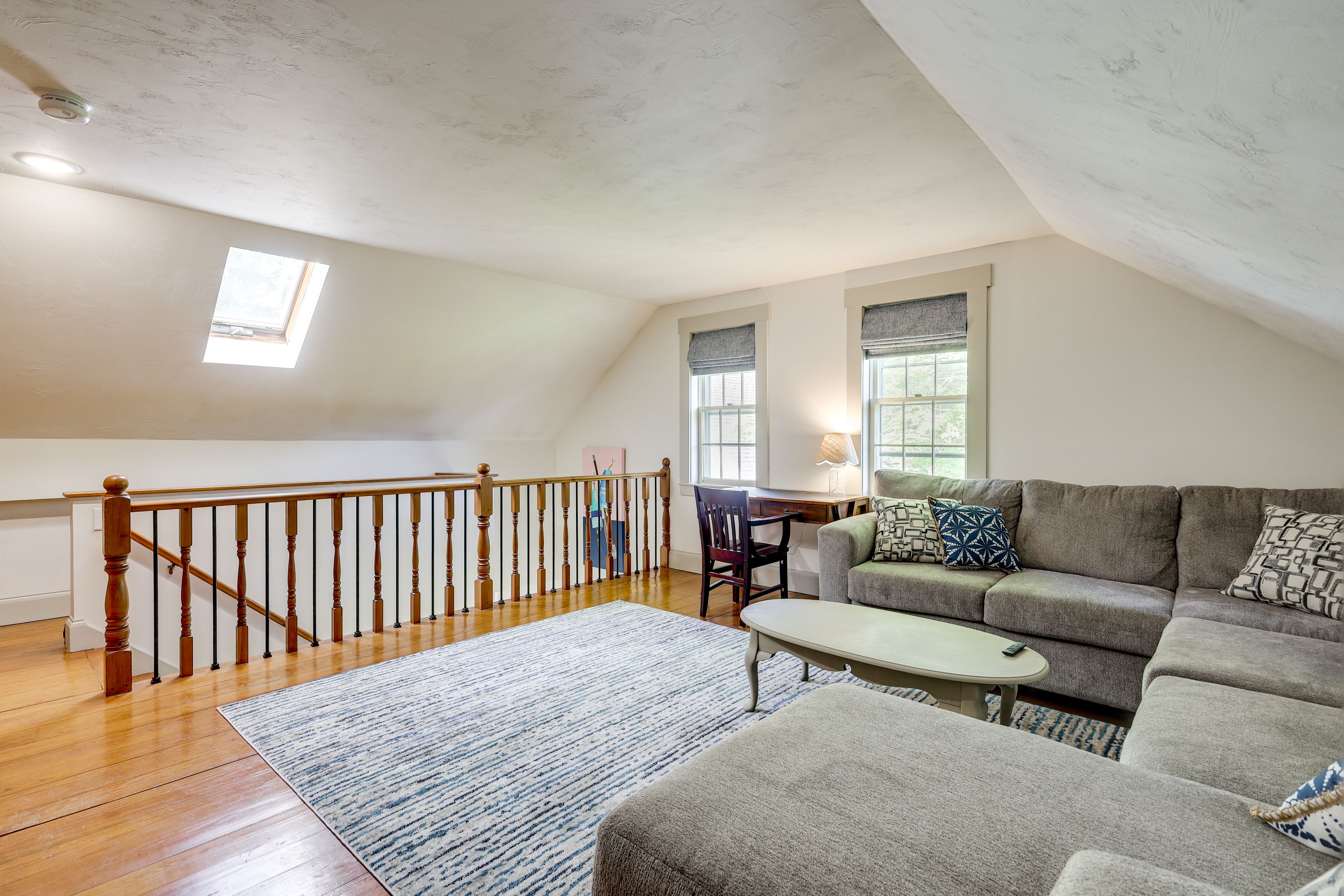 Living Room | 2nd Floor | Smart TV | Desk Workspace
