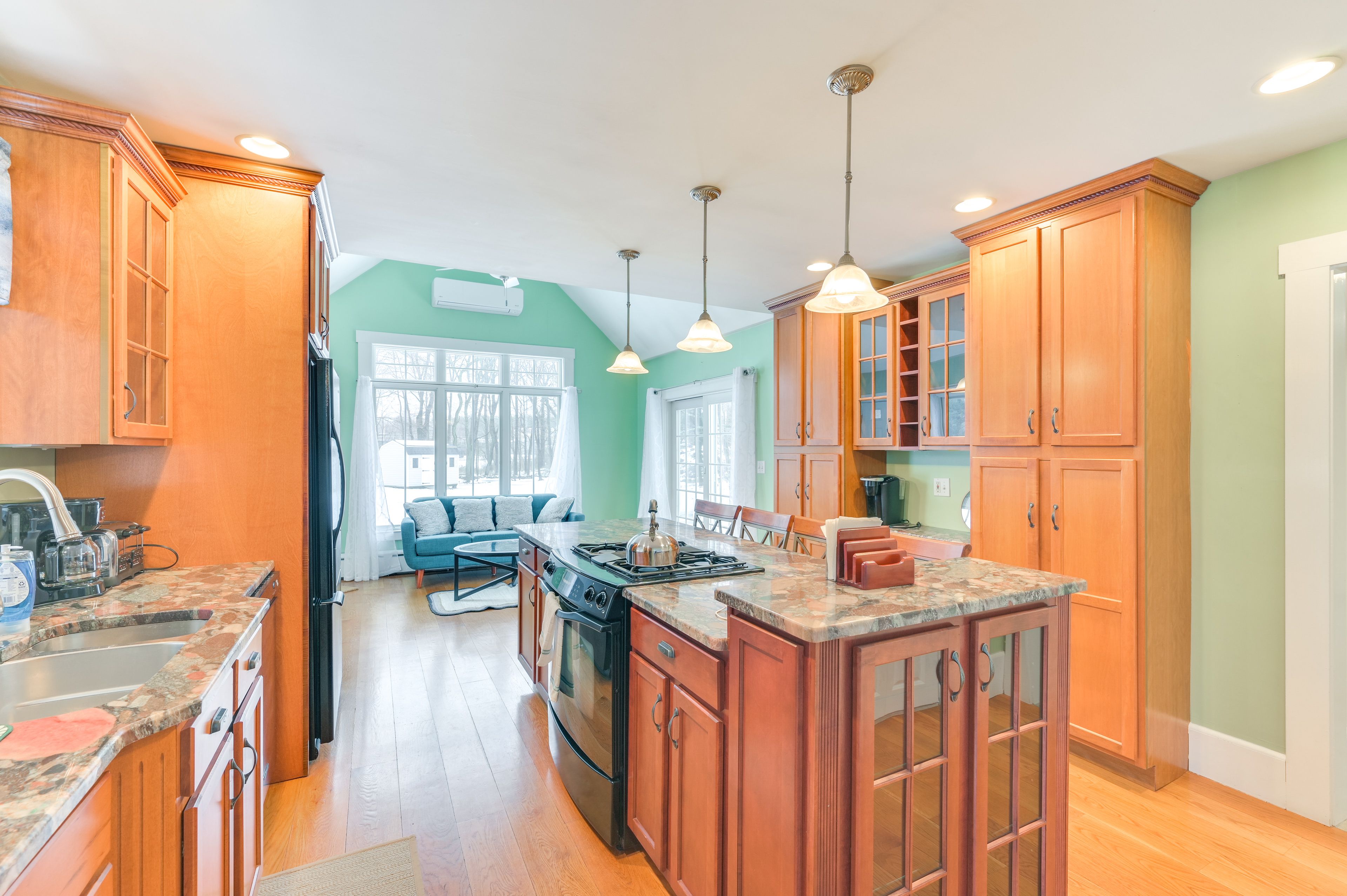 Kitchen | Drip & Keurig Coffee Makers | Dishwasher | Blender | 1st Floor