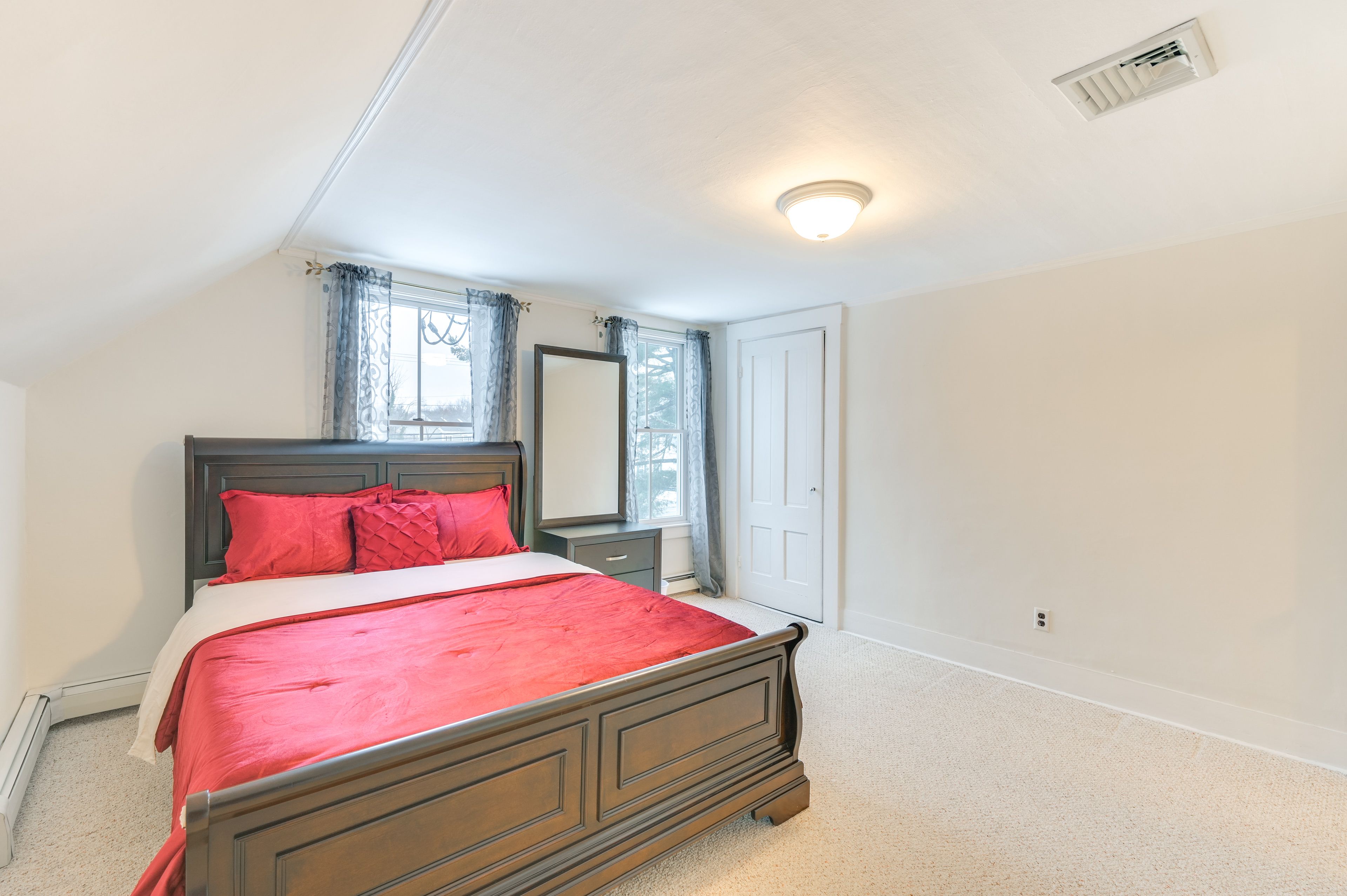 Bedroom 2 | Queen Bed | 2nd Floor