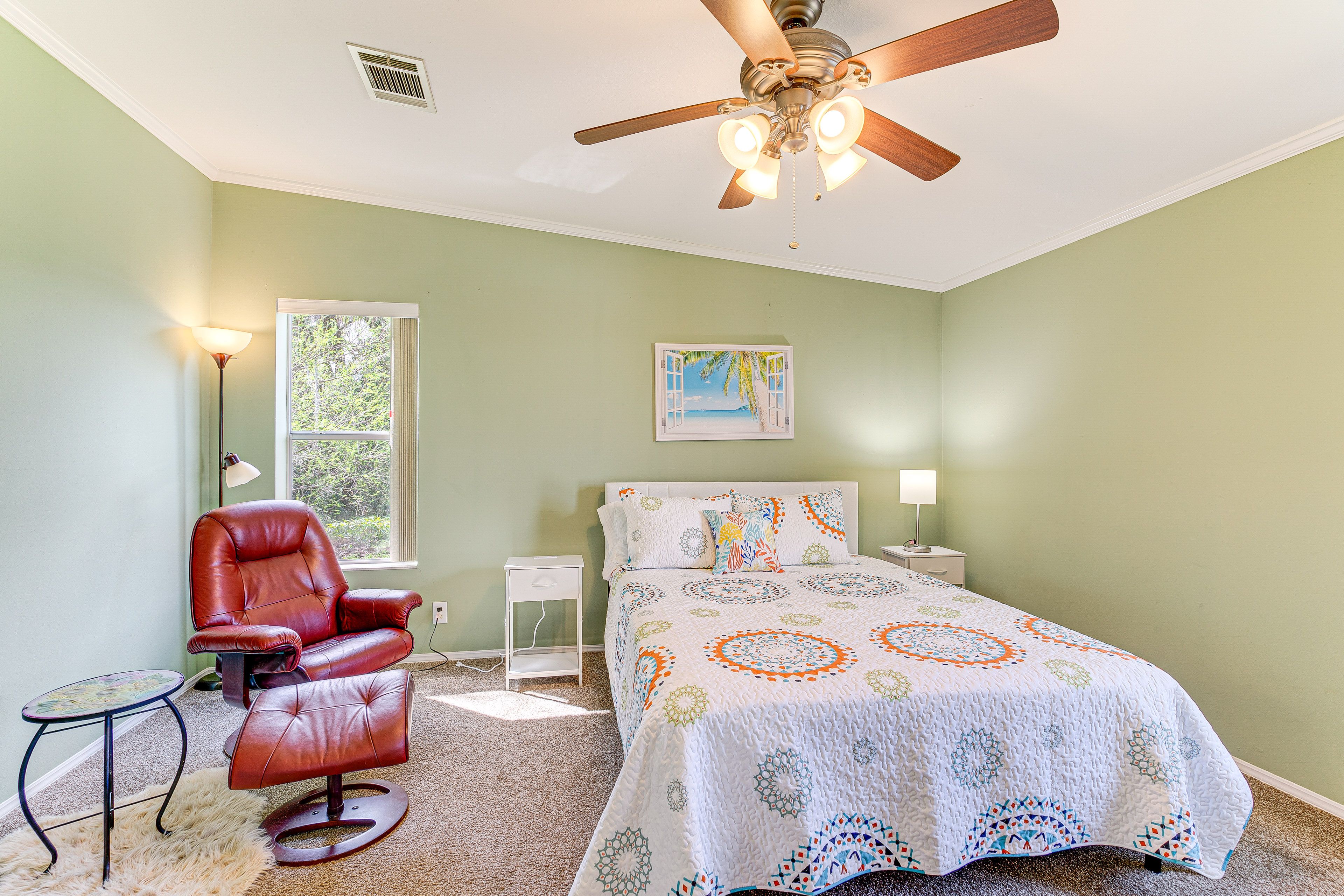 Bedroom 1 | Queen Bed