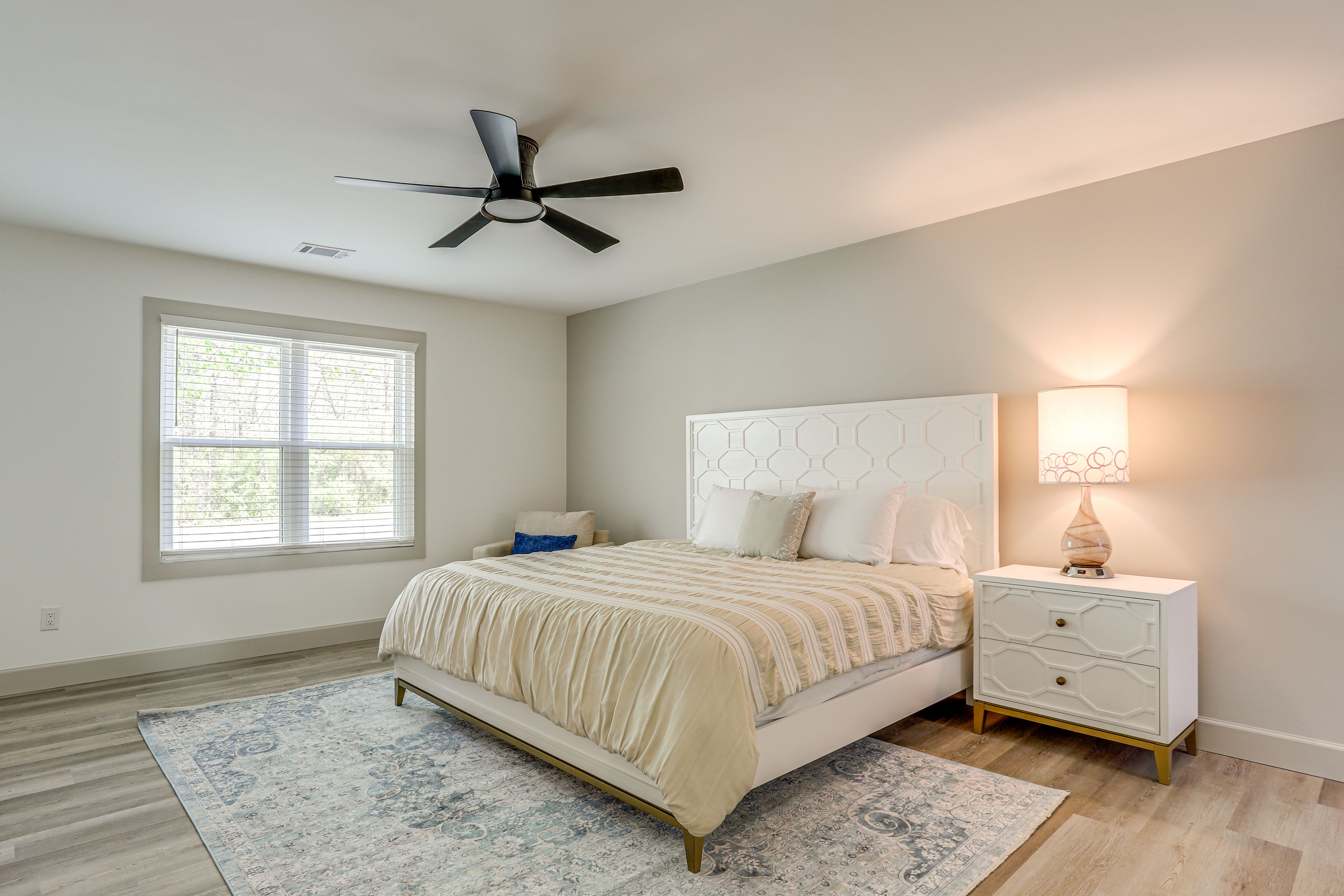 Bedroom 1 | King Bed | Smart TV