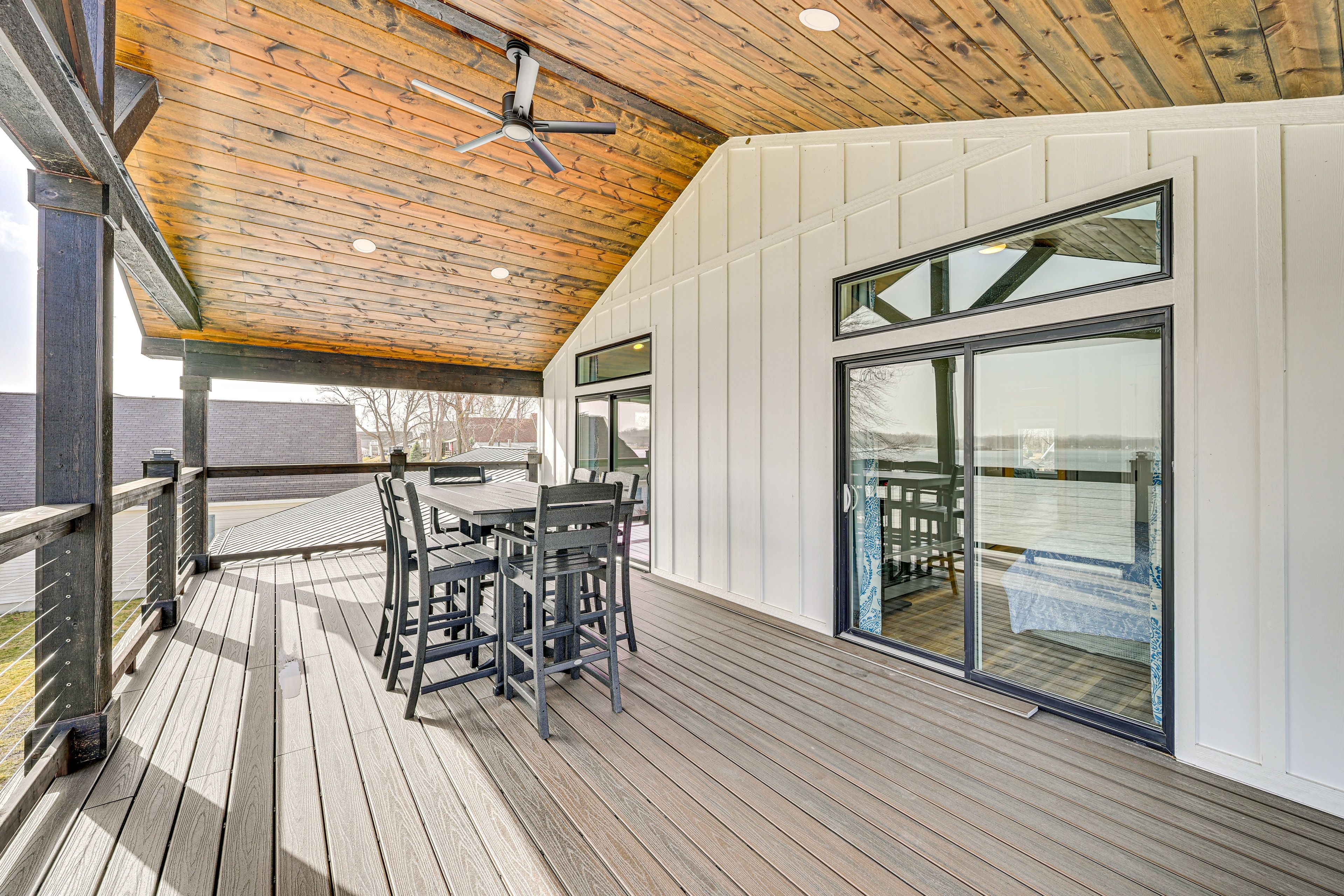 2nd-Floor Deck | Outdoor Dining | Lake View