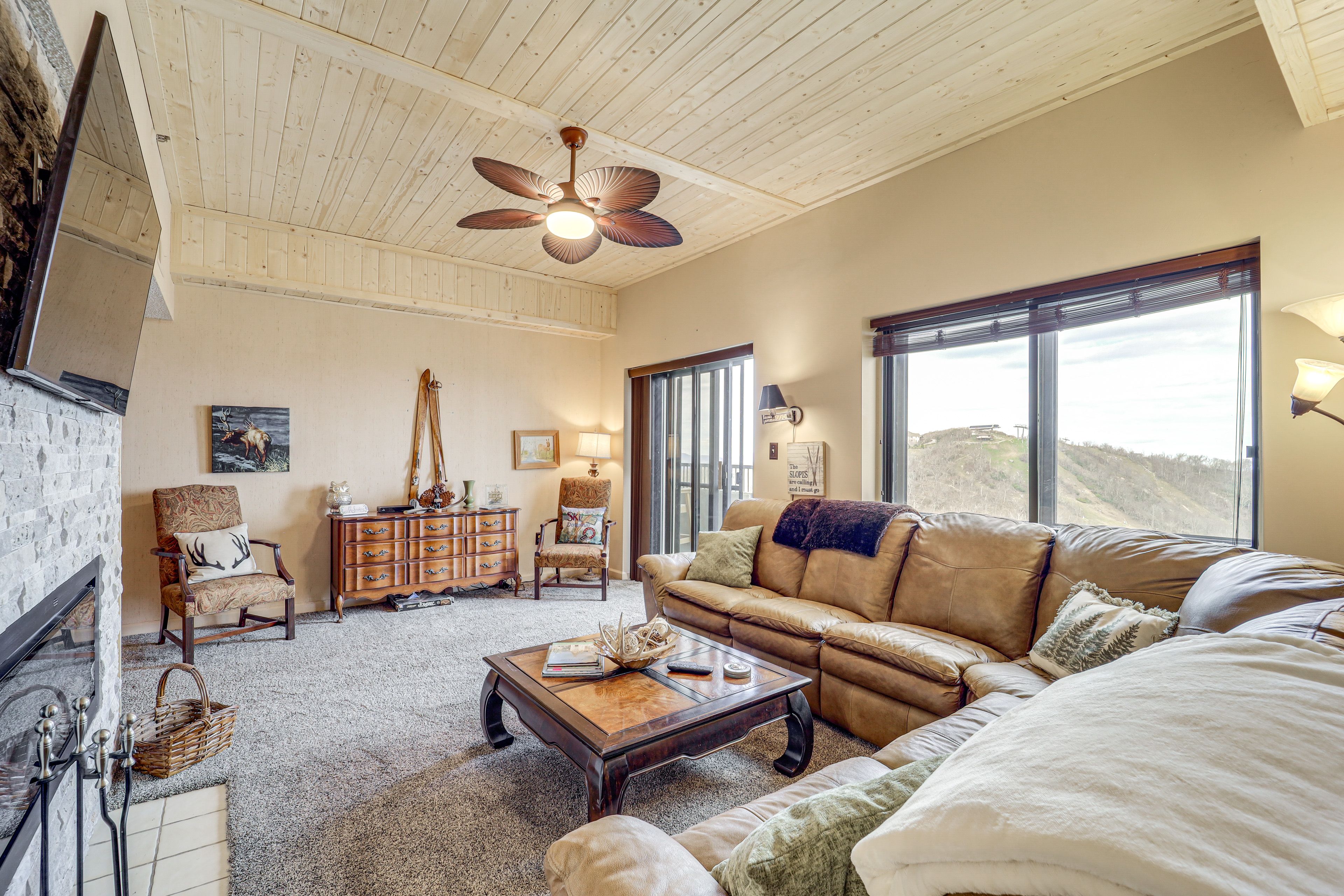 Living Room | Full Sleeper Sofa | Fireplace | Single-Story Unit