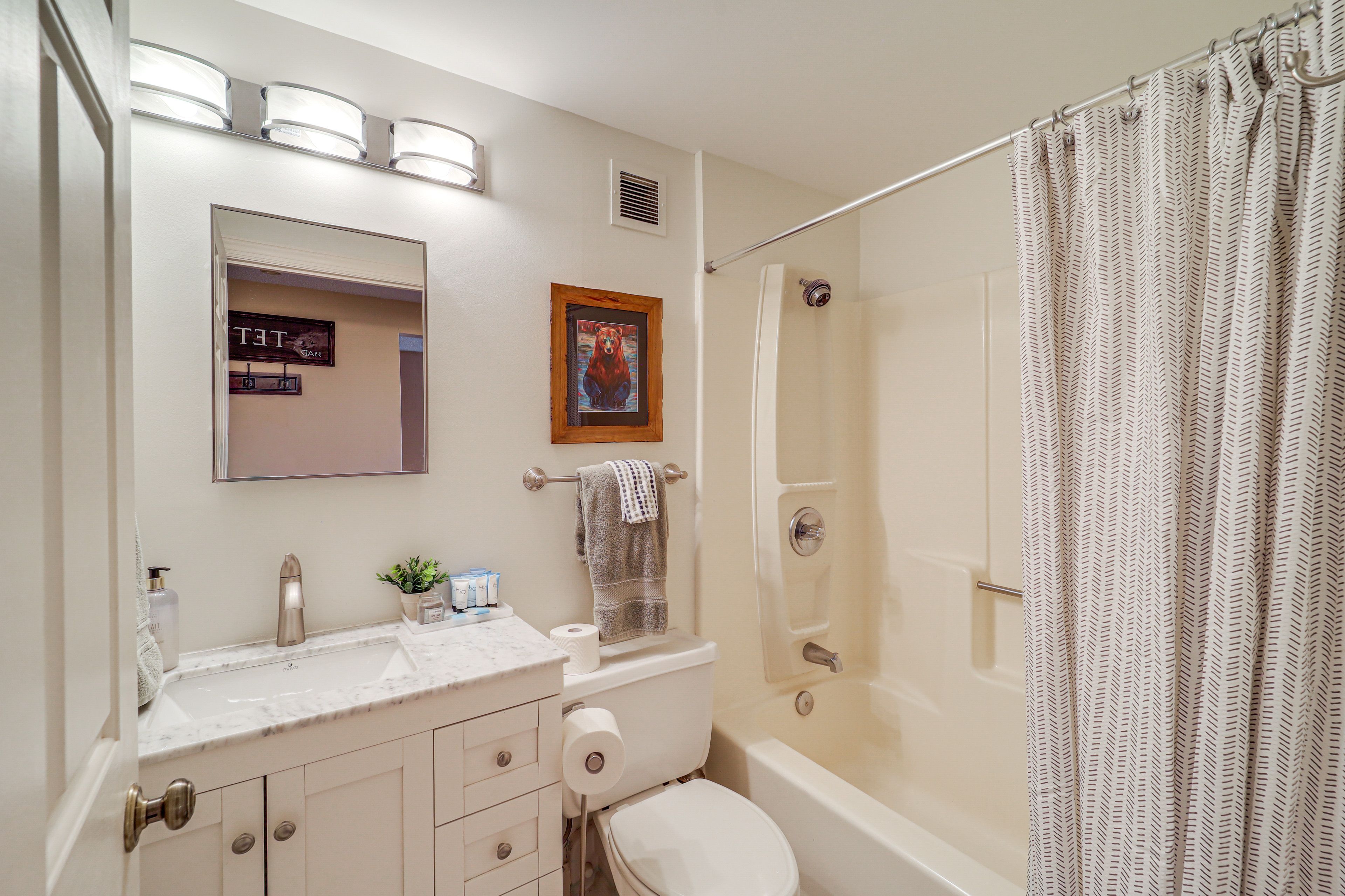 Bathroom | Towels Provided