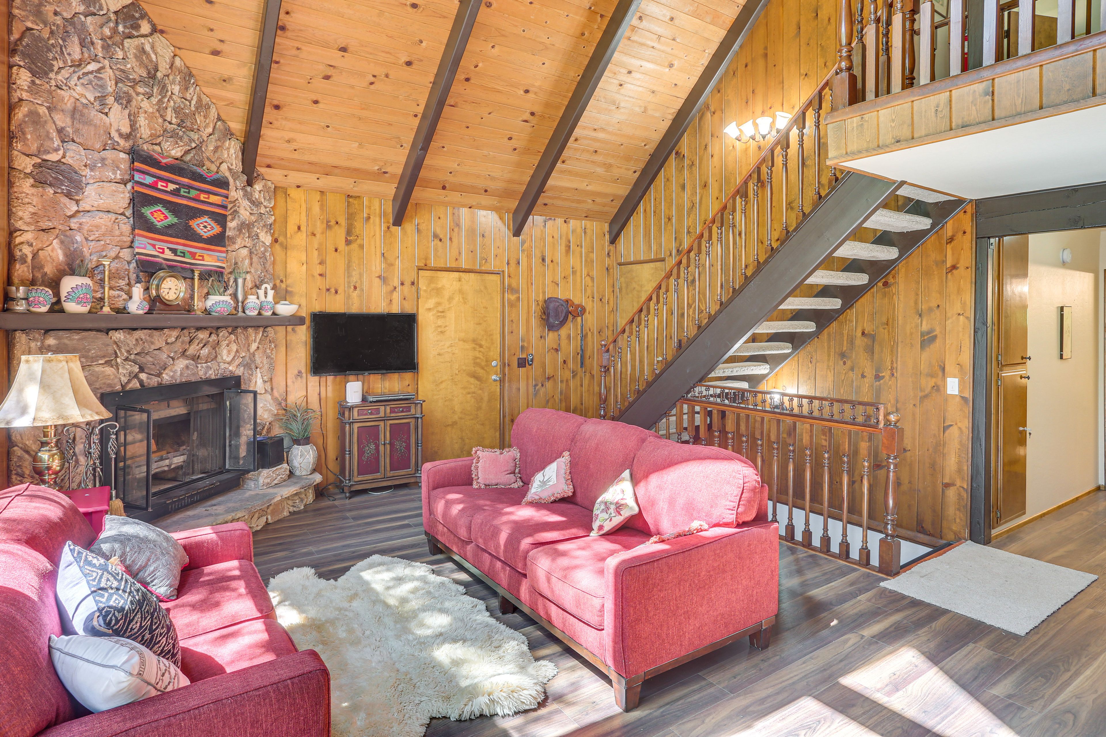 Living Room | Central Heating | Free WiFi | Main Level
