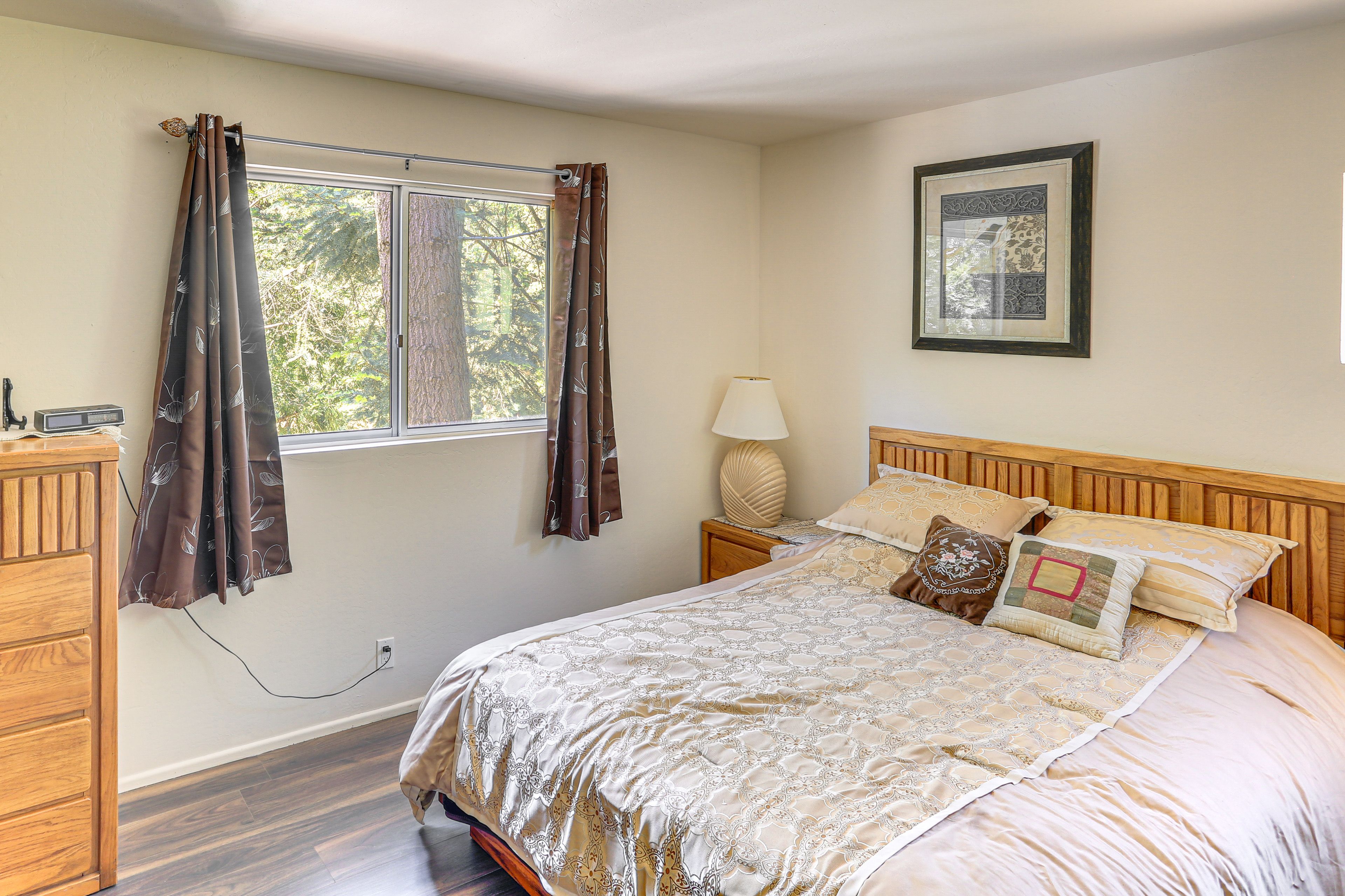 Bedroom 2 | Queen Bed | Upper Level