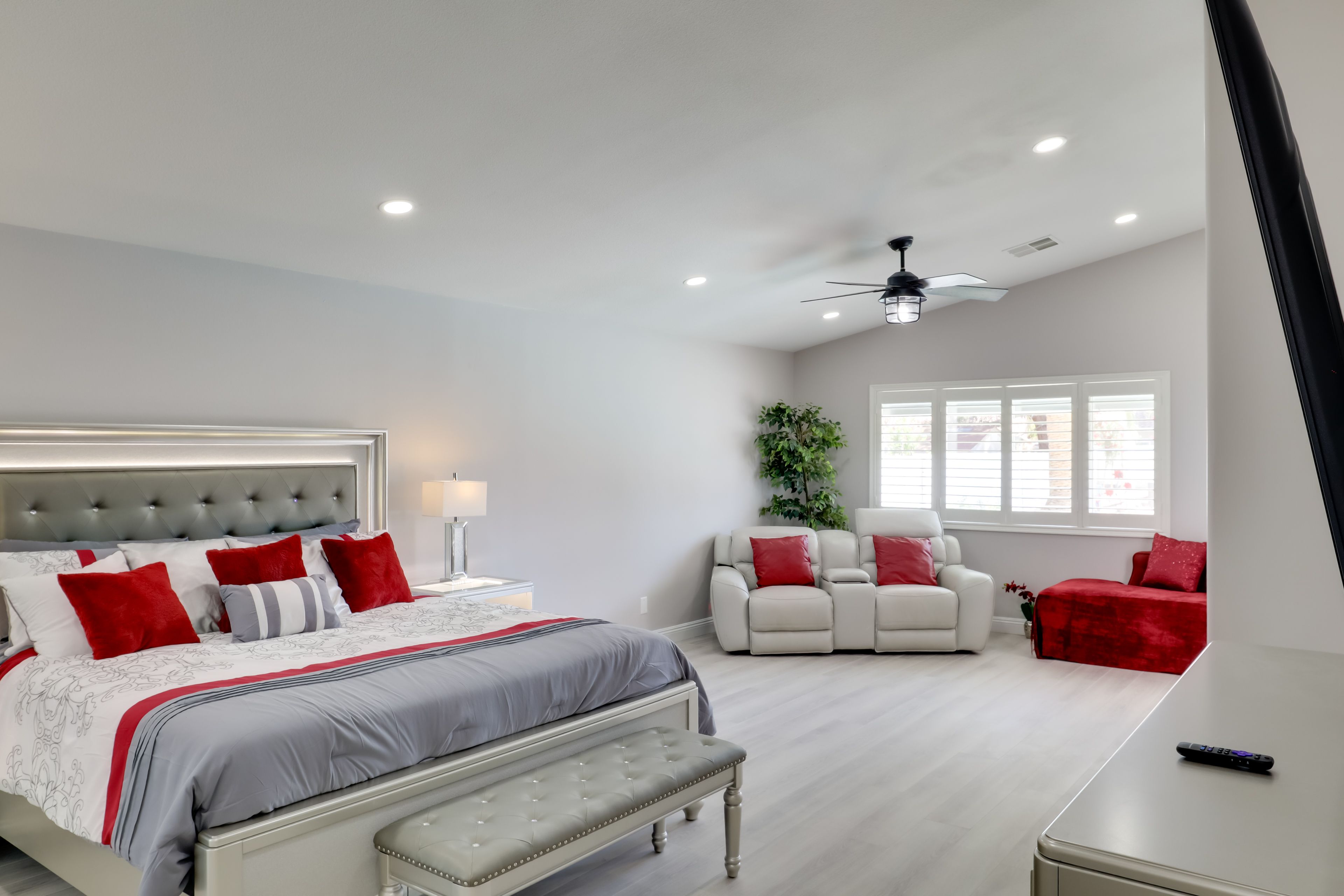 Bedroom 1 | King Bed | Smart TV